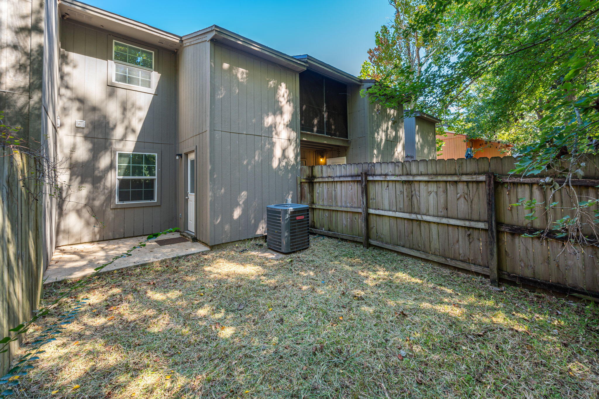 LEESA JENNIFER ACRES - Residential