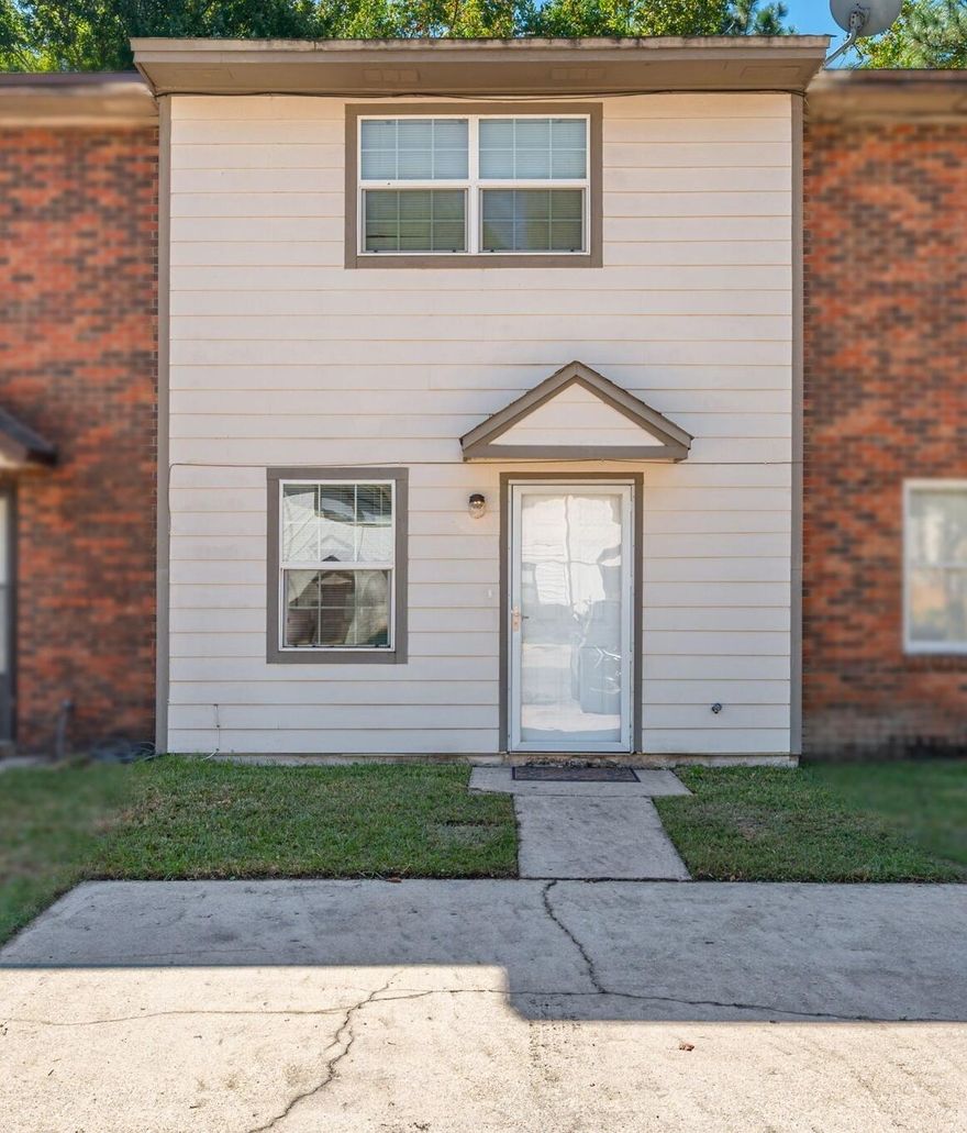 Super Cute Renovated Townhome in Fort Walton Beach Centrally Located Between Hurlburt Field and Eglin AFB!~  Features and Upgrades include:   2 Bdrm / 1.5Ba / 2015 Dimensional Shingle Roof / 2016 AC & Heat / 2016 Windows / 2013 Hot Water Heater / Brand New Carpet / Hardie-Plank Siding / New Interior Paint / Privacy Fenced Back Yard / Renovated Kitchen & Baths / Tile Downstairs & in Baths / Large Indoor Laundry Room / Walk-In Closet Back Bedroom / Covered Front Porch / Smooth Top Range / Extra Kitchen Cabinets / 6-Panel Doors / Smooth Ceilings.  Conveniently Located Approx 3.5 miles from Hurlburt Field / Approx 6.5 miles from Eglin AFB and still only Approx 7.5 miles from the Beach and all the Fun this area has to Offer!  Buyer to verify all Dimensions and Information!