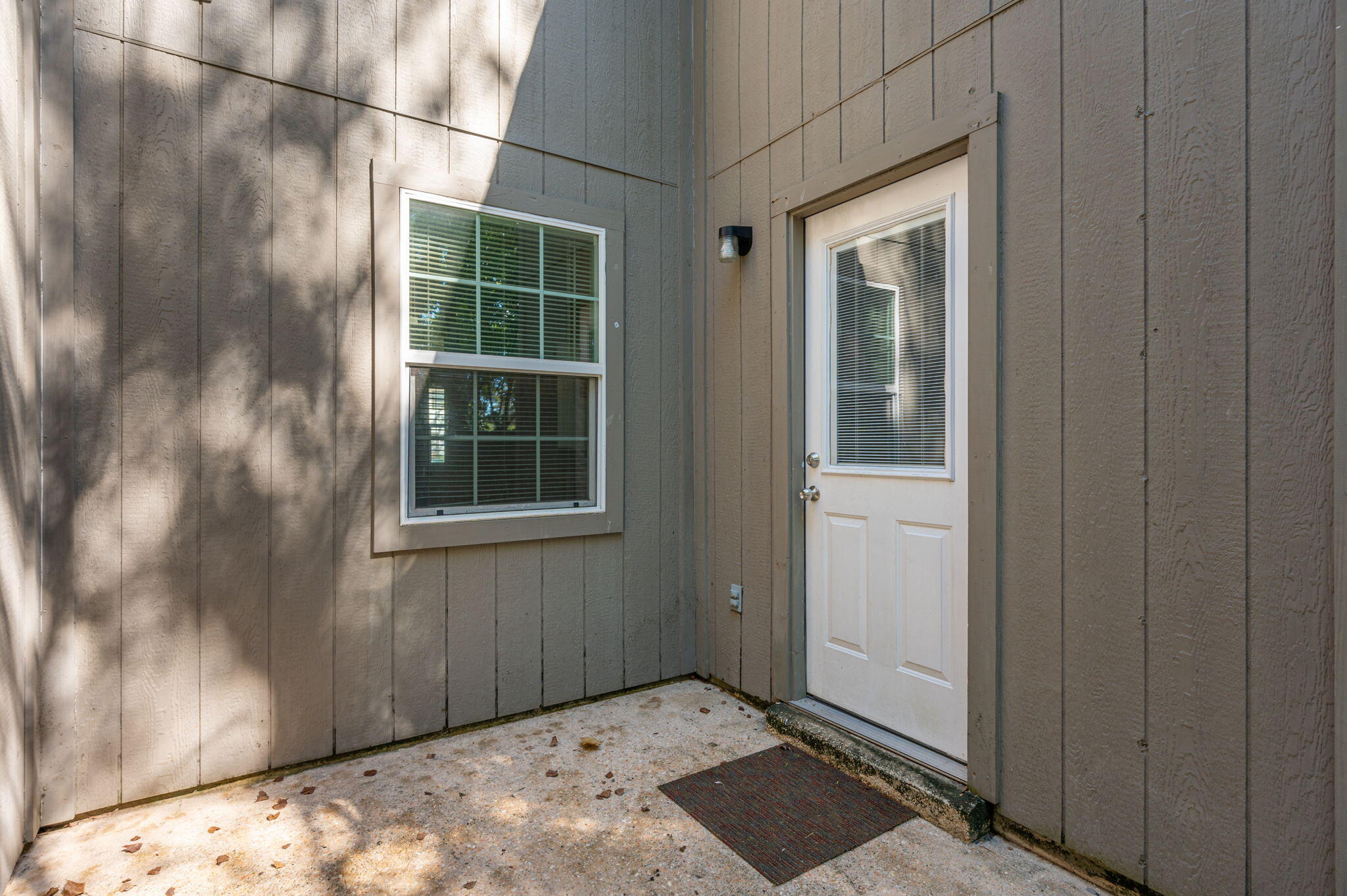 LEESA JENNIFER ACRES - Residential