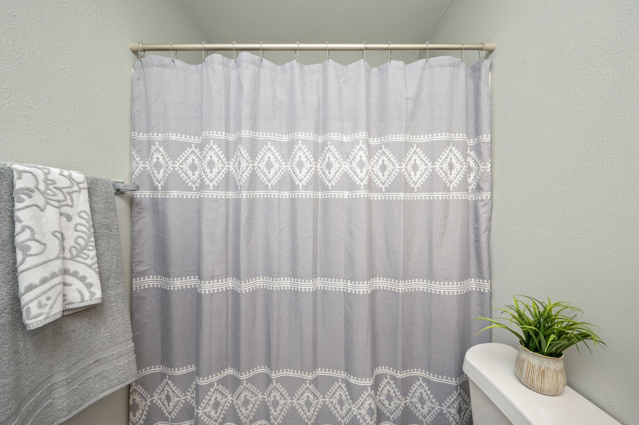 LEESA JENNIFER ACRES - Residential