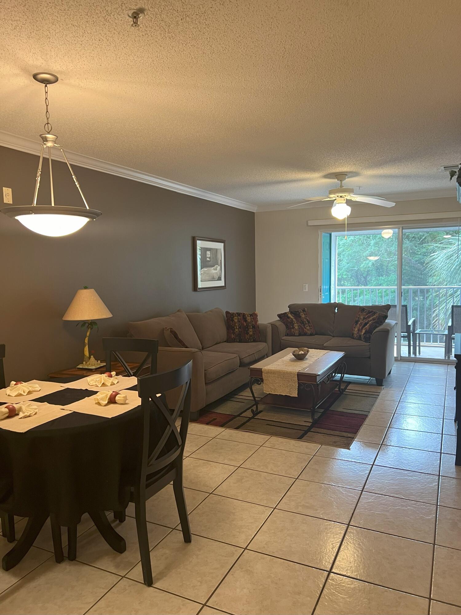 THE FLORIDA CLUB - Residential Lease