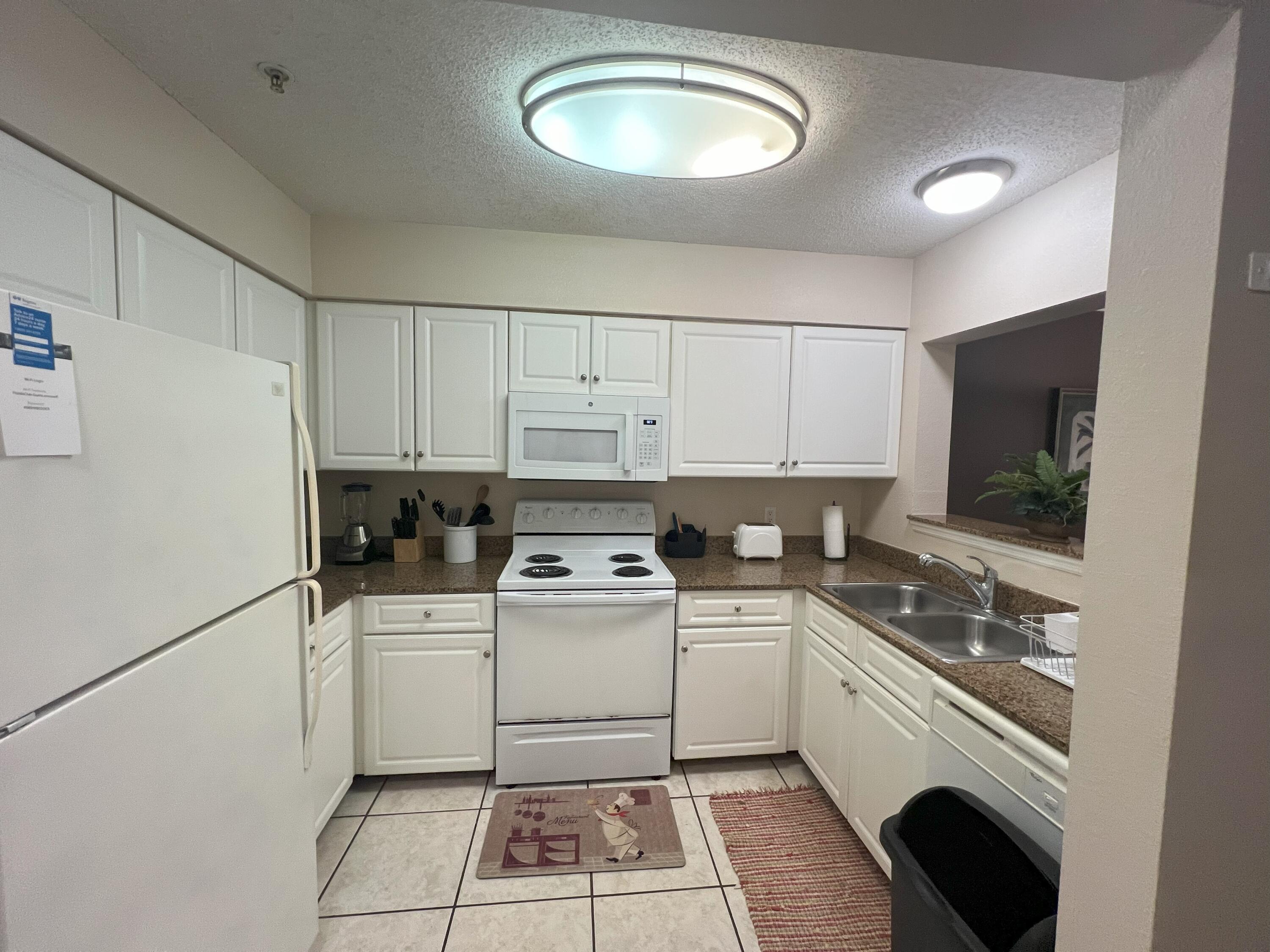 THE FLORIDA CLUB - Residential Lease
