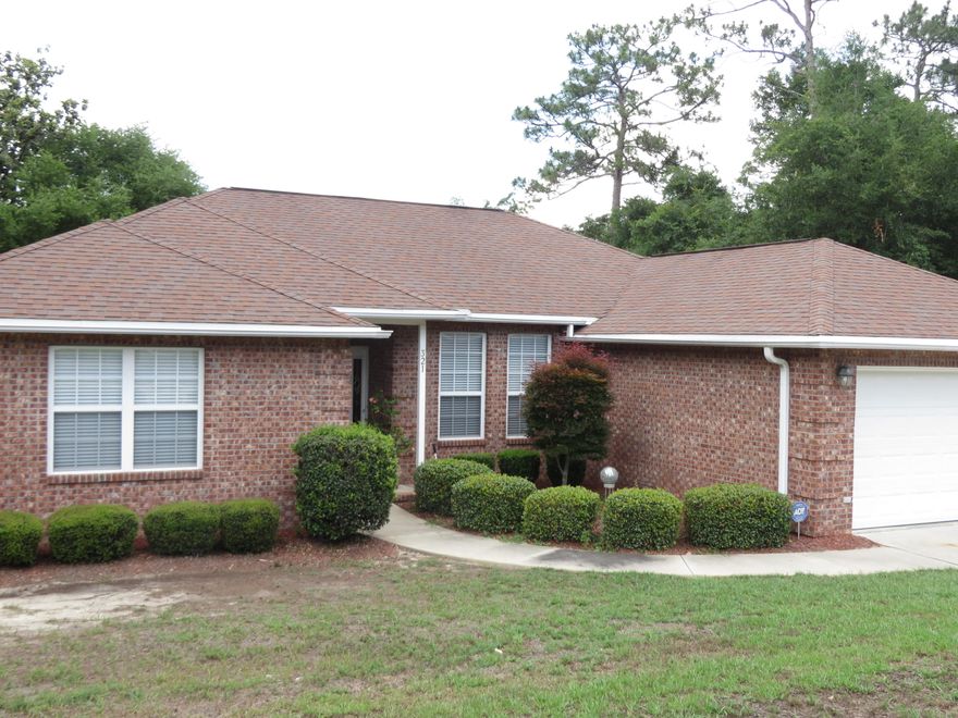 Custom Built by Jimmy Parish this home truly shows pride of ownership and looks brand new. Home features 4 bedrooms, 2 bathrooms, formal dining room, screen in porch overlooking backyard, with a open patio and covered patio under the screen porch. New HVAC system was installed May 2013 and comes with a transferable warranty. Air ducts, vents were cleaned and resealed August 2014. Termite bond with Bryan pest renewed in April 2015 and is also transferable. Cabinets throughout are Oak, and two of the spare bedrooms have walk in closets. Kitchen offers a breakfast bar, smooth top range, corian countertops and pantry. Master bedroom overlooks backyard and master bathroom has a separate whirlpool tub, and separate walk in shower and large closet. This home has truly been taken care of