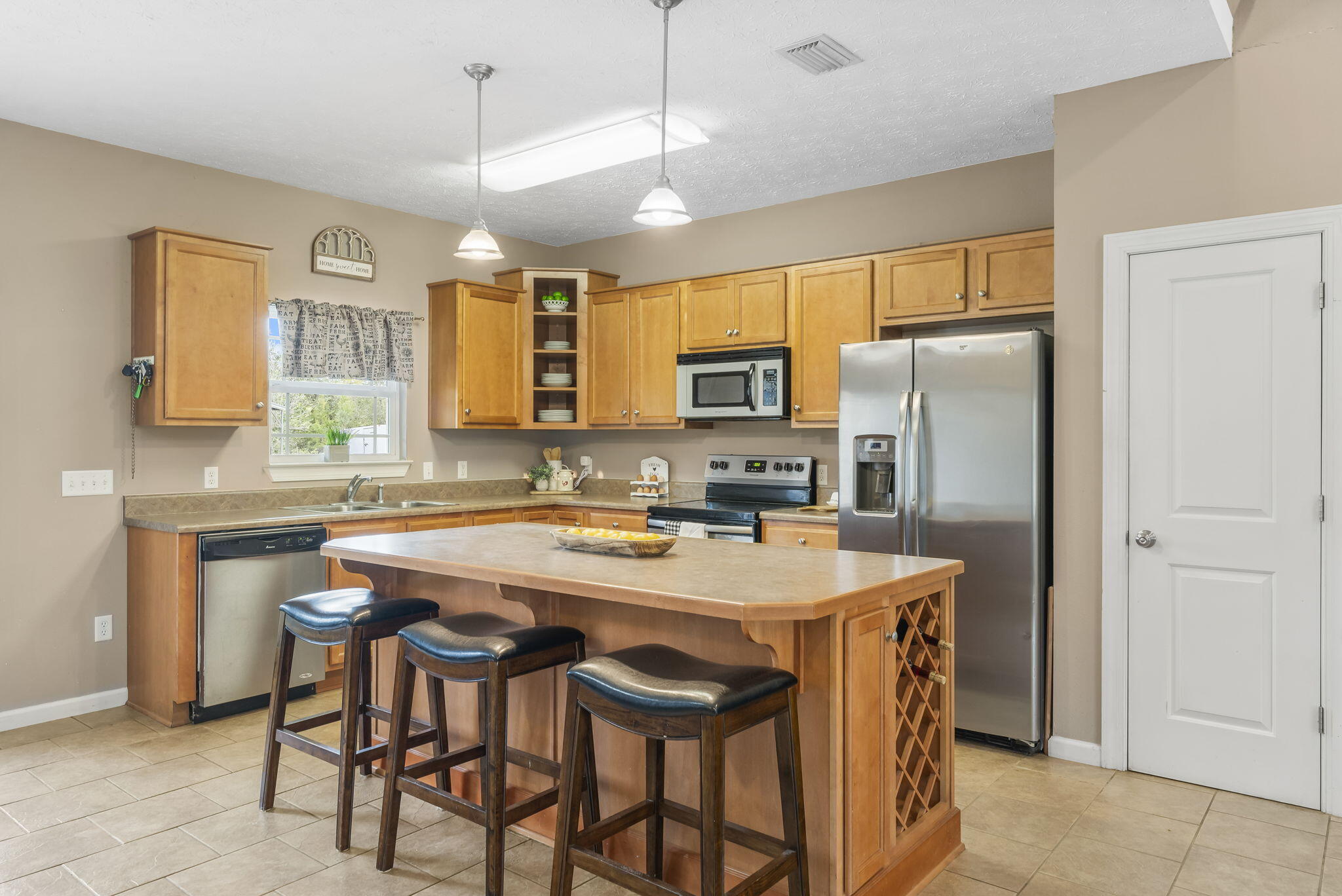 NO RECORDED SUBDIVISION - Residential