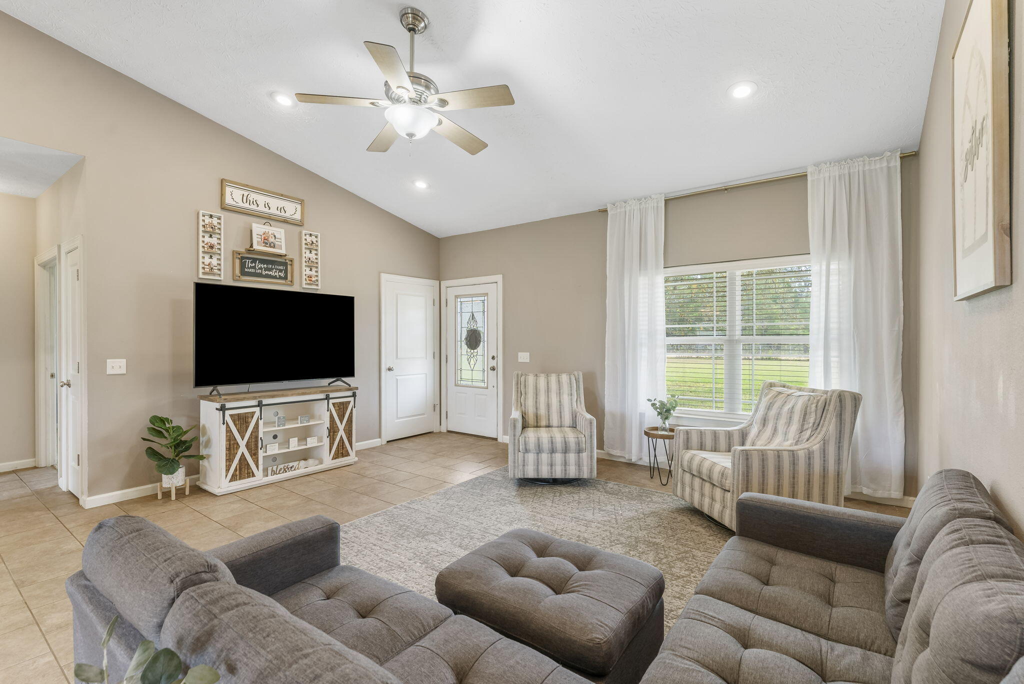 NO RECORDED SUBDIVISION - Residential