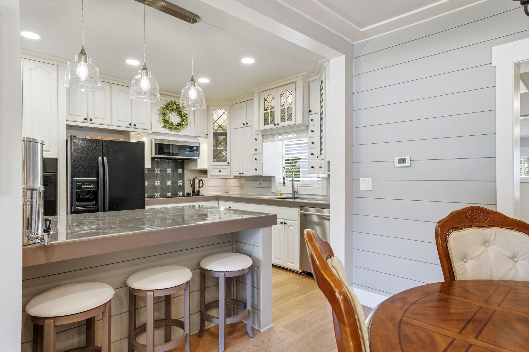 ELLIOTTS POINT 4TH ADDN - Residential