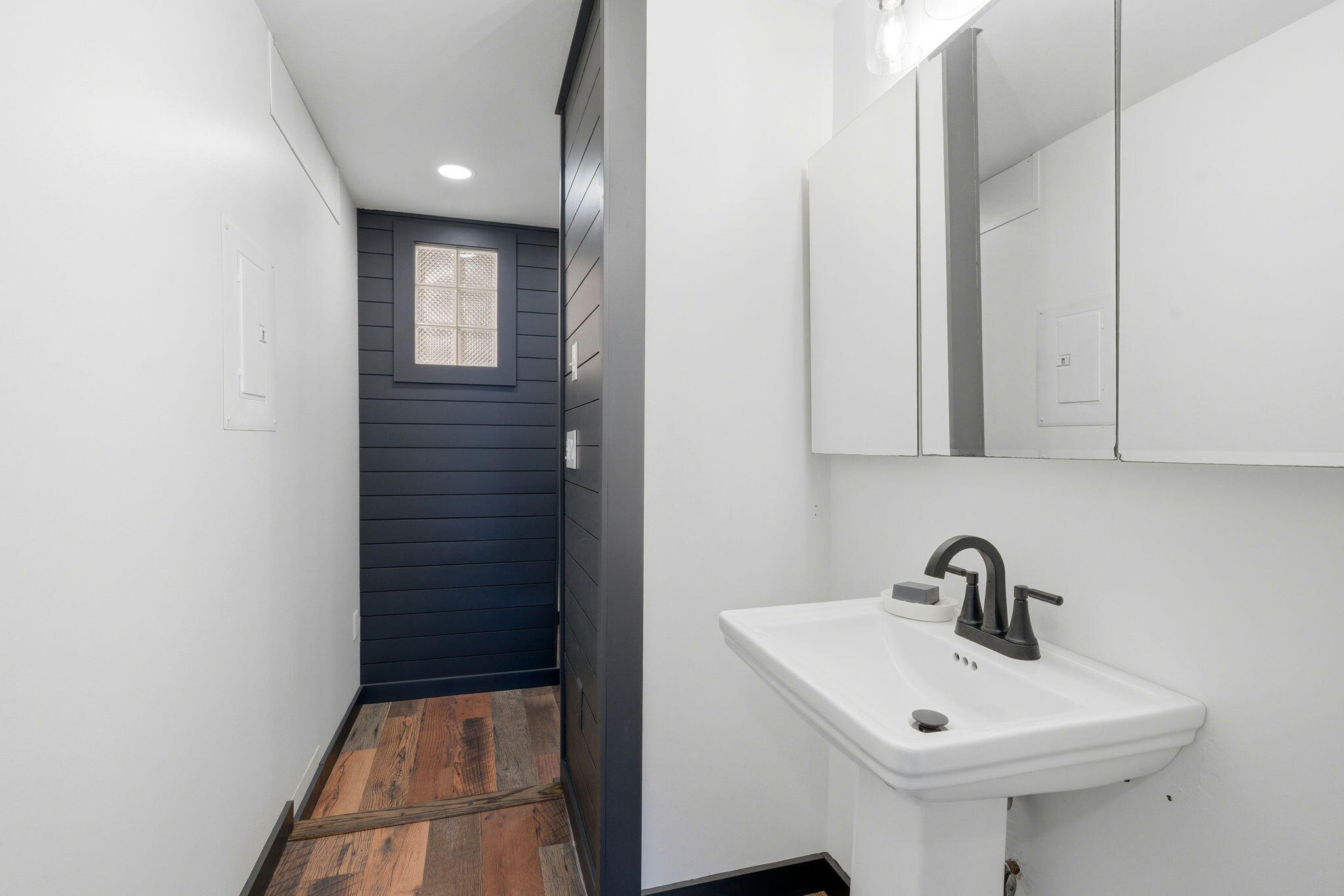 ELLIOTTS POINT 4TH ADDN - Residential