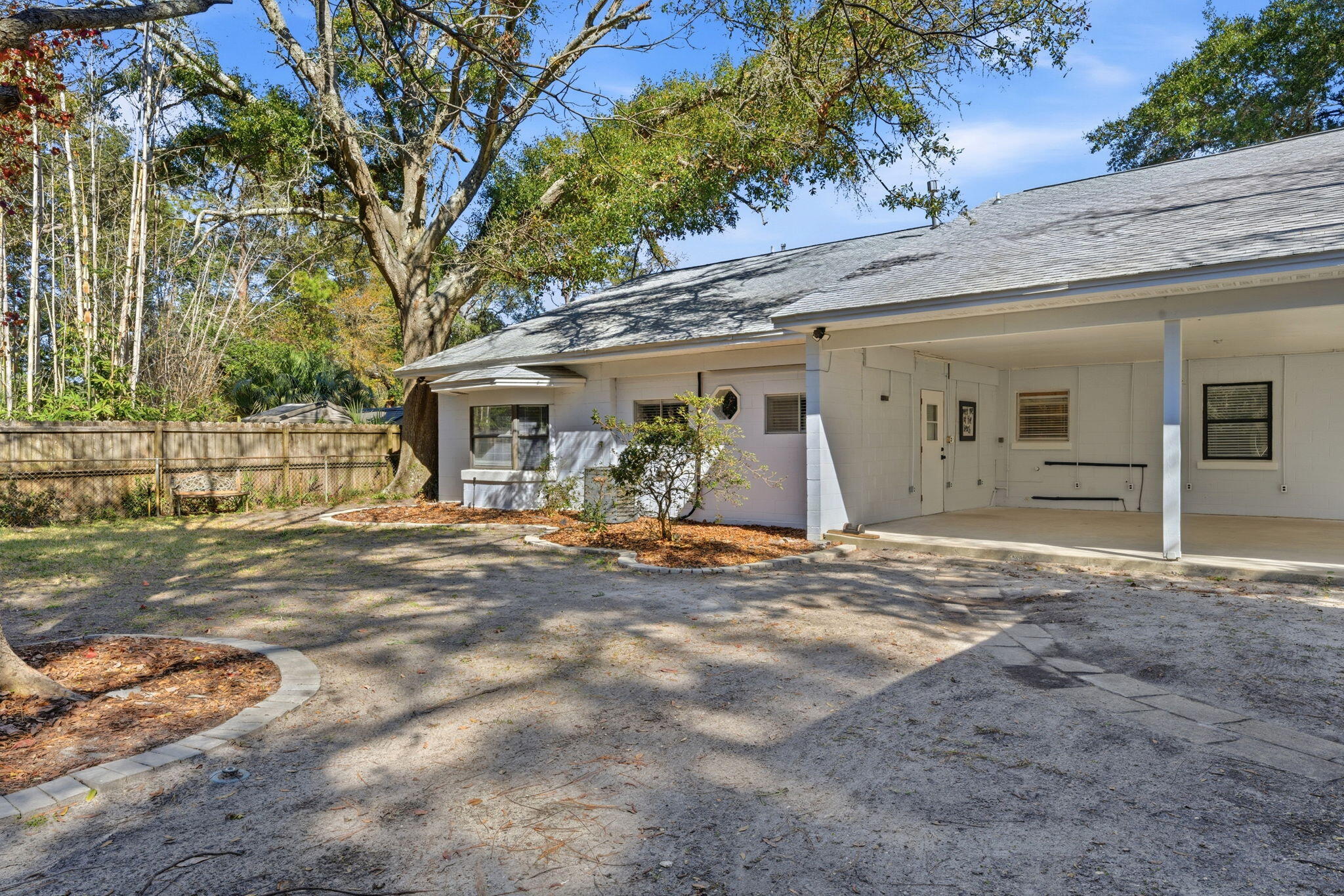 ELLIOTTS POINT 4TH ADDN - Residential