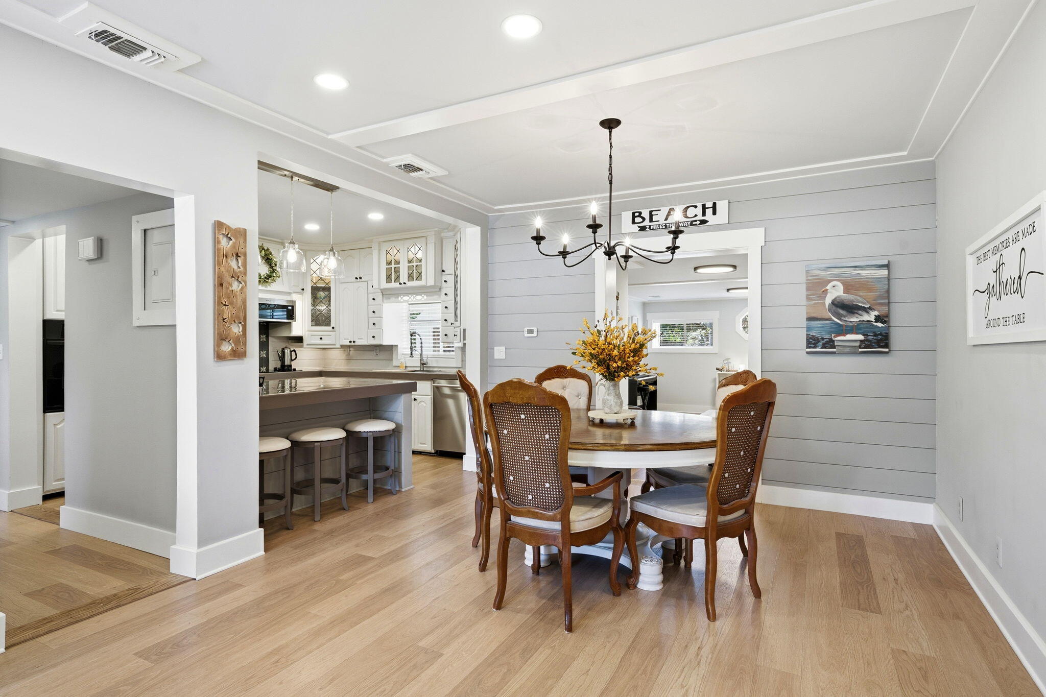 ELLIOTTS POINT 4TH ADDN - Residential