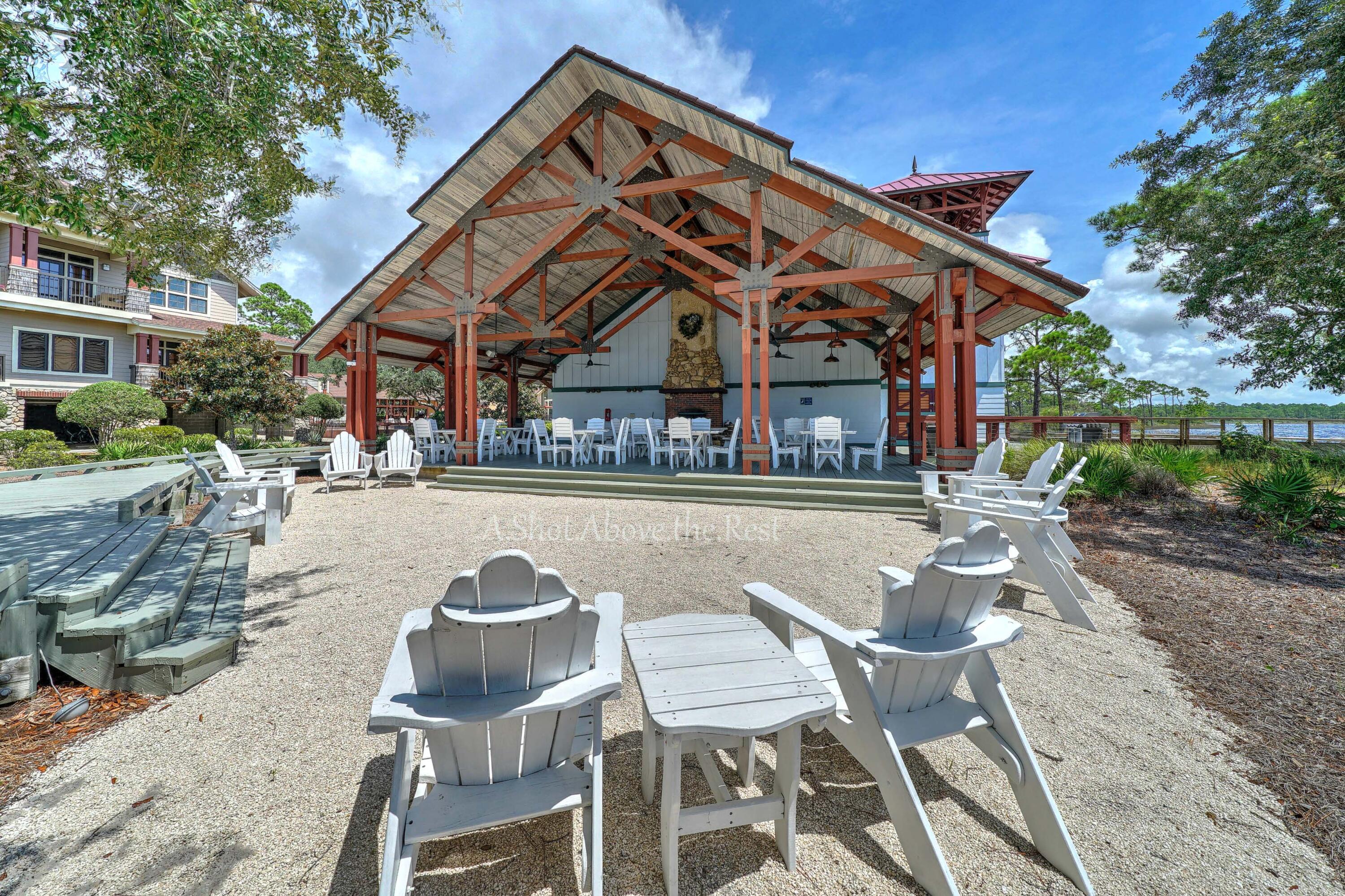 WILD HERON LAKESIDE LODGE - Residential