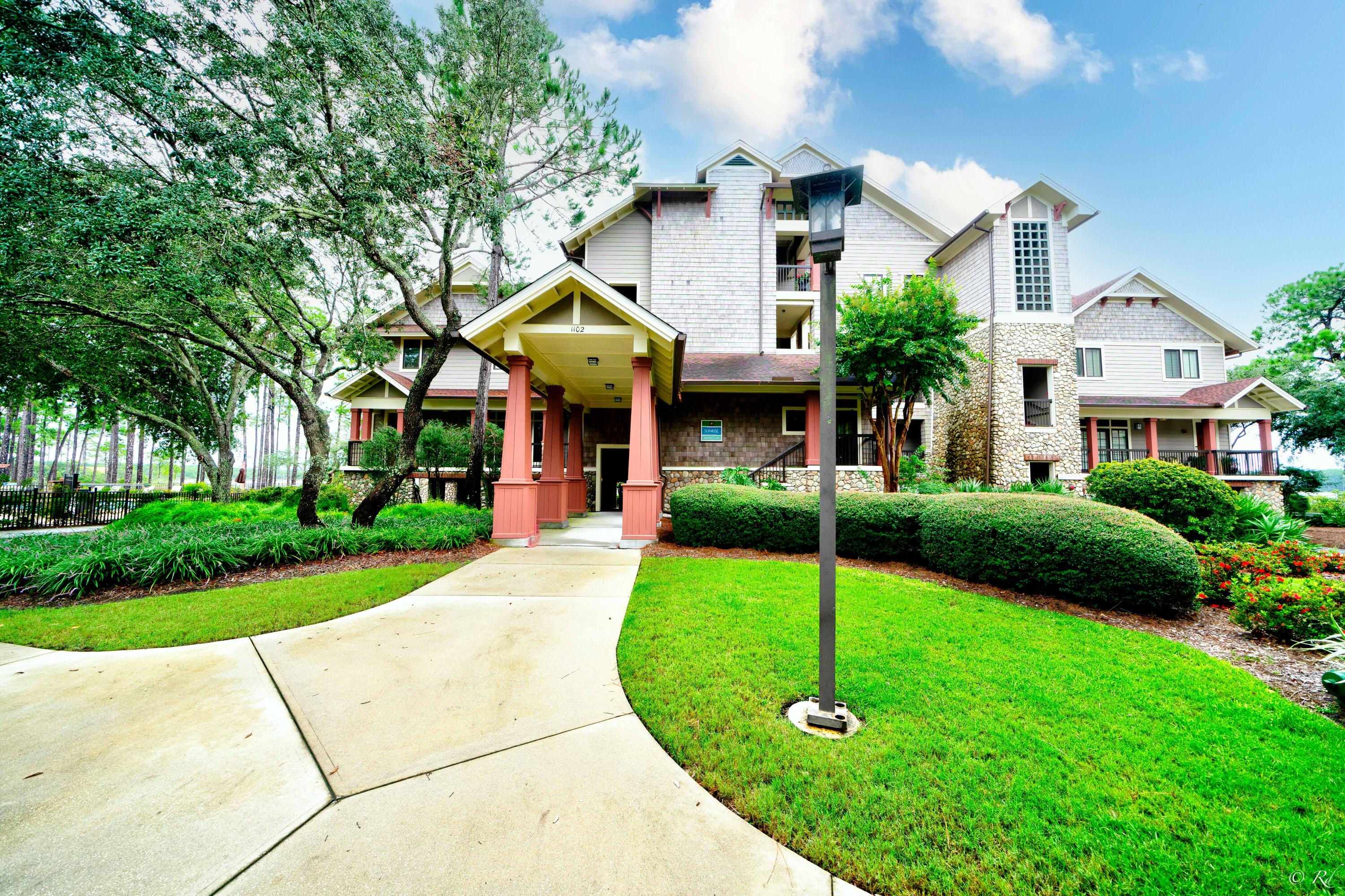 WILD HERON LAKESIDE LODGE - Residential