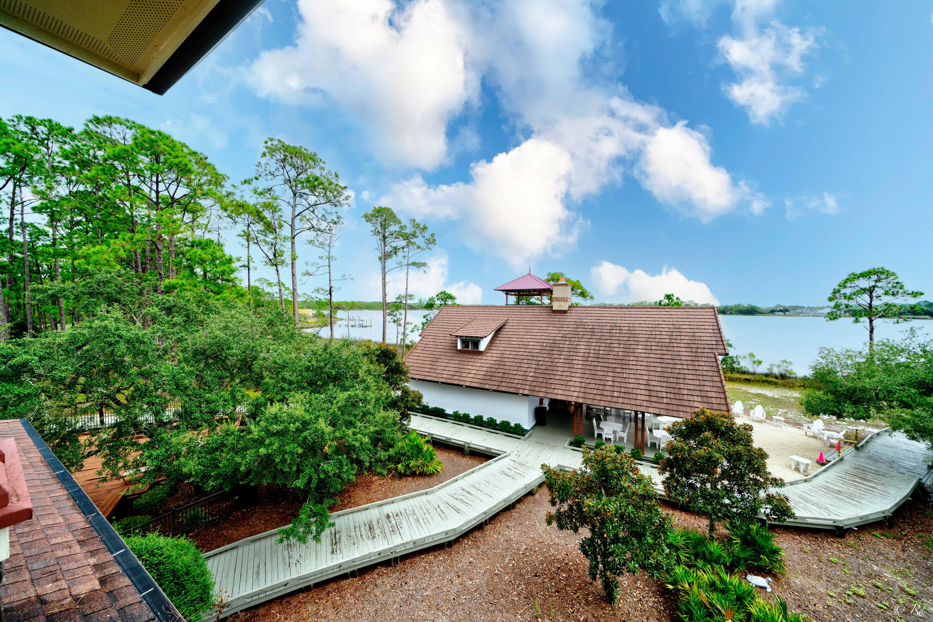 WILD HERON LAKESIDE LODGE - Residential