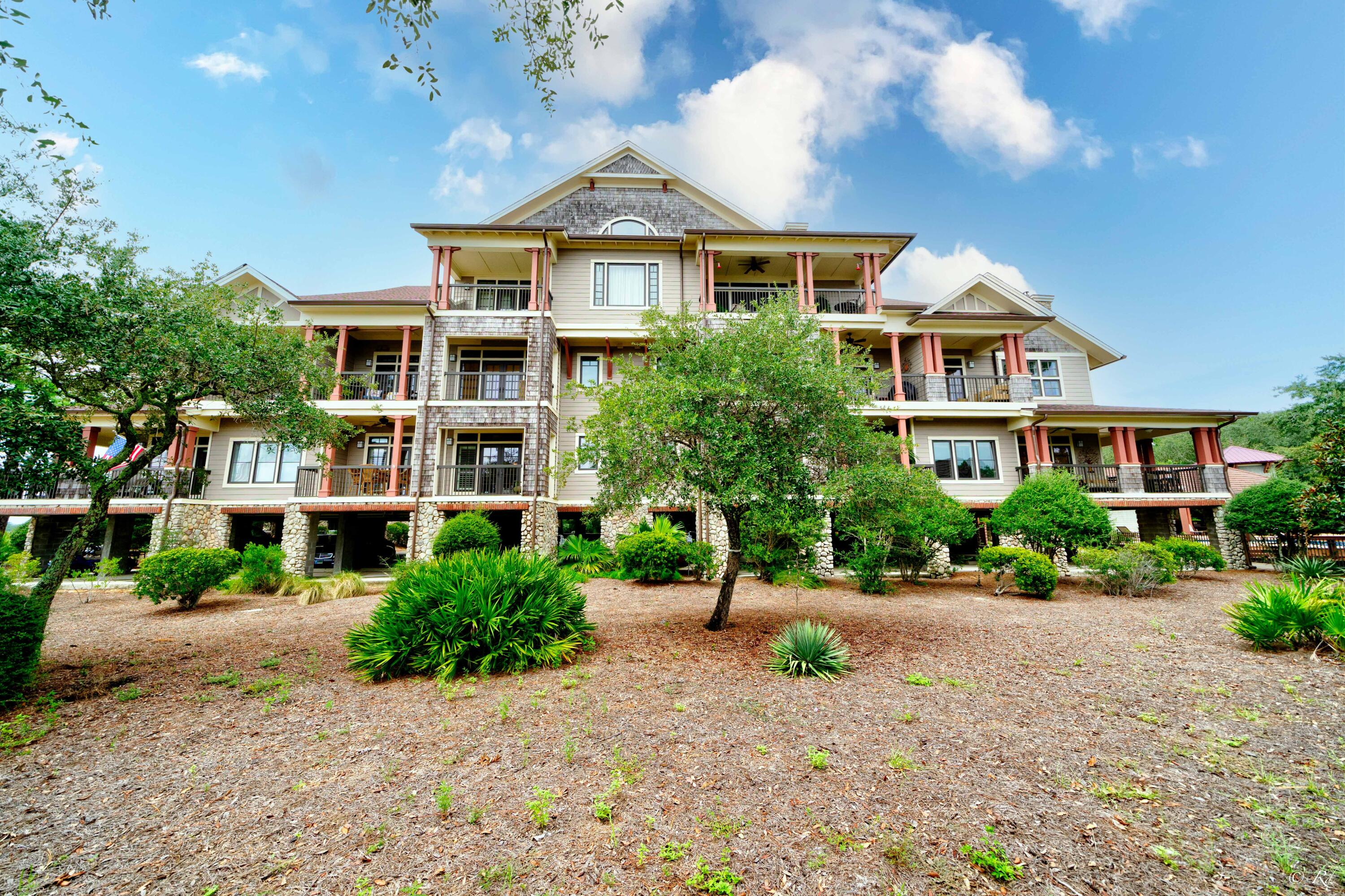 WILD HERON LAKESIDE LODGE - Residential