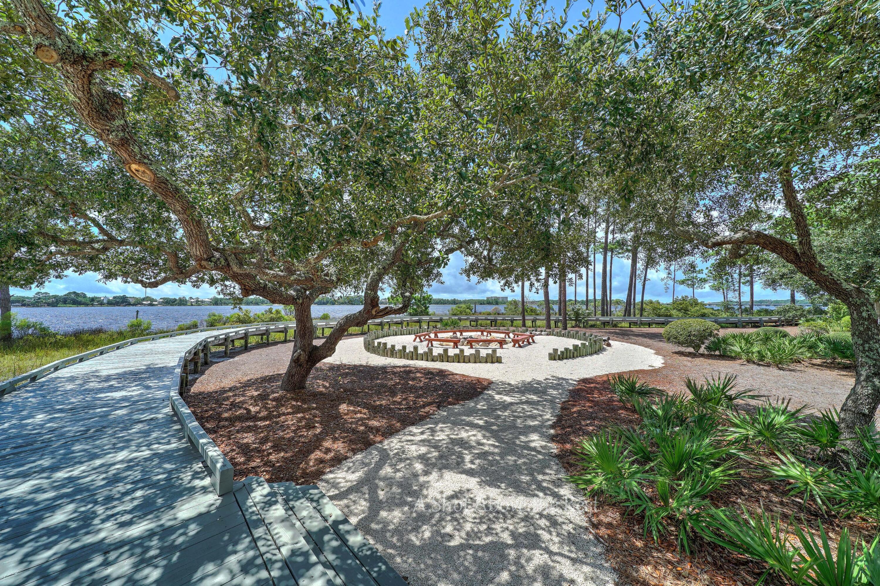 WILD HERON LAKESIDE LODGE - Residential