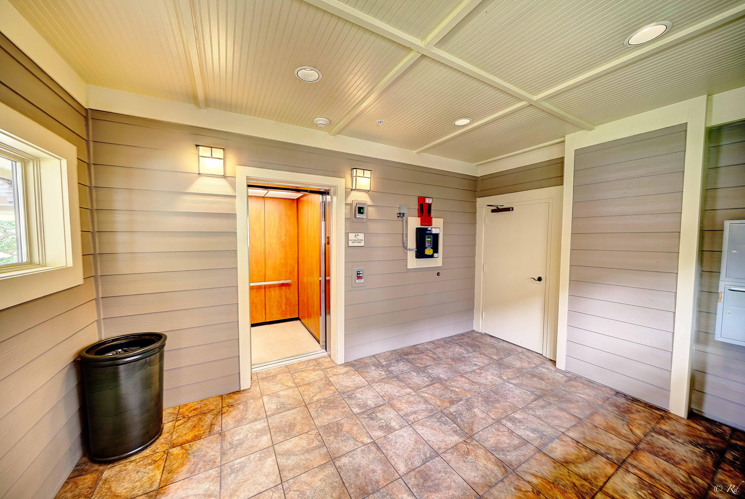 WILD HERON LAKESIDE LODGE - Residential