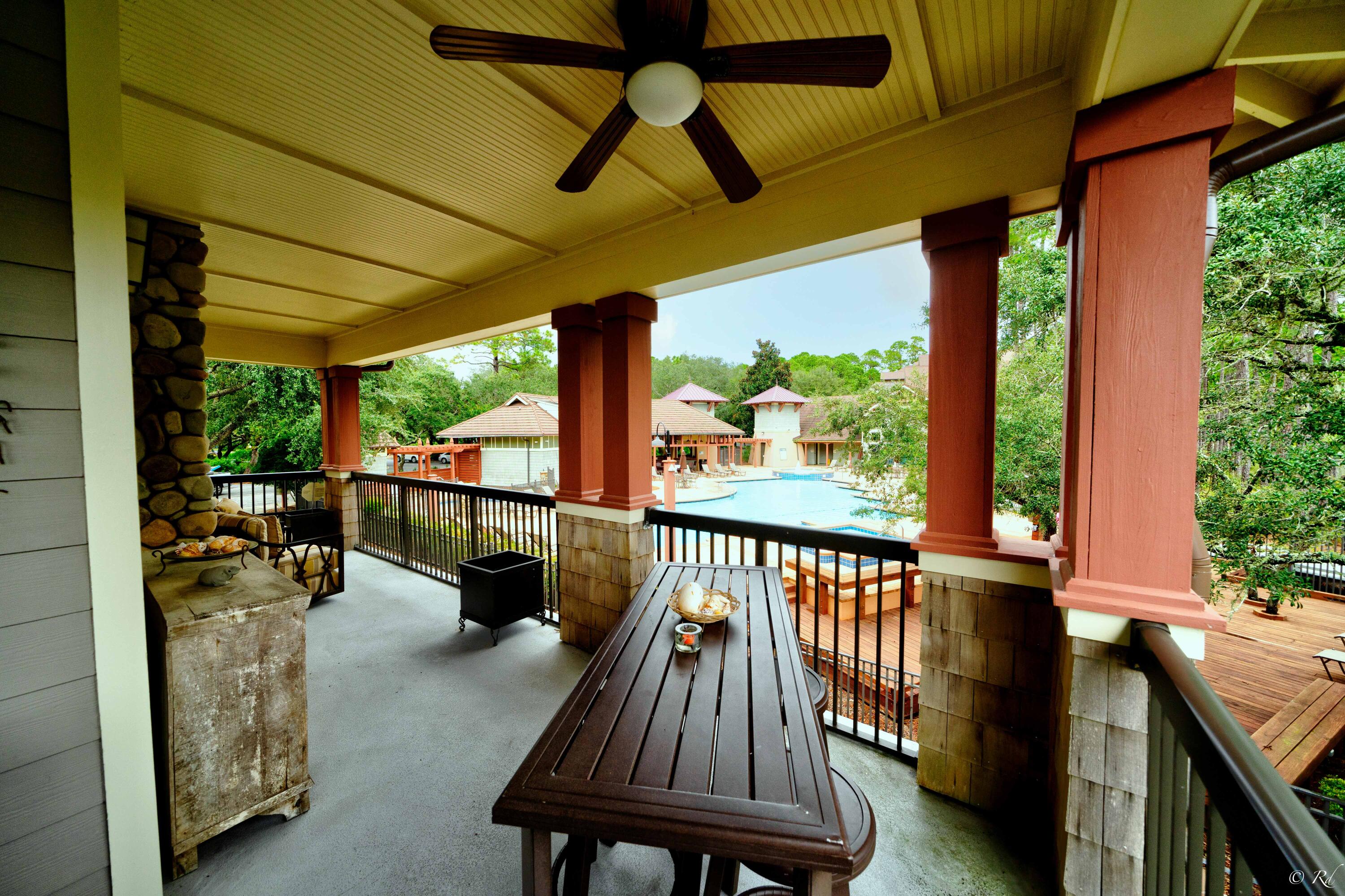 WILD HERON LAKESIDE LODGE - Residential