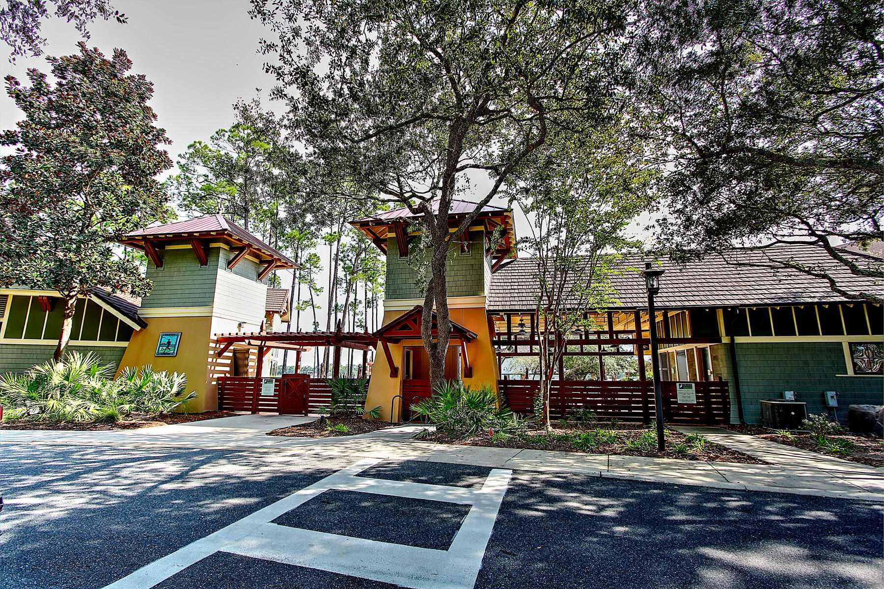 WILD HERON LAKESIDE LODGE - Residential