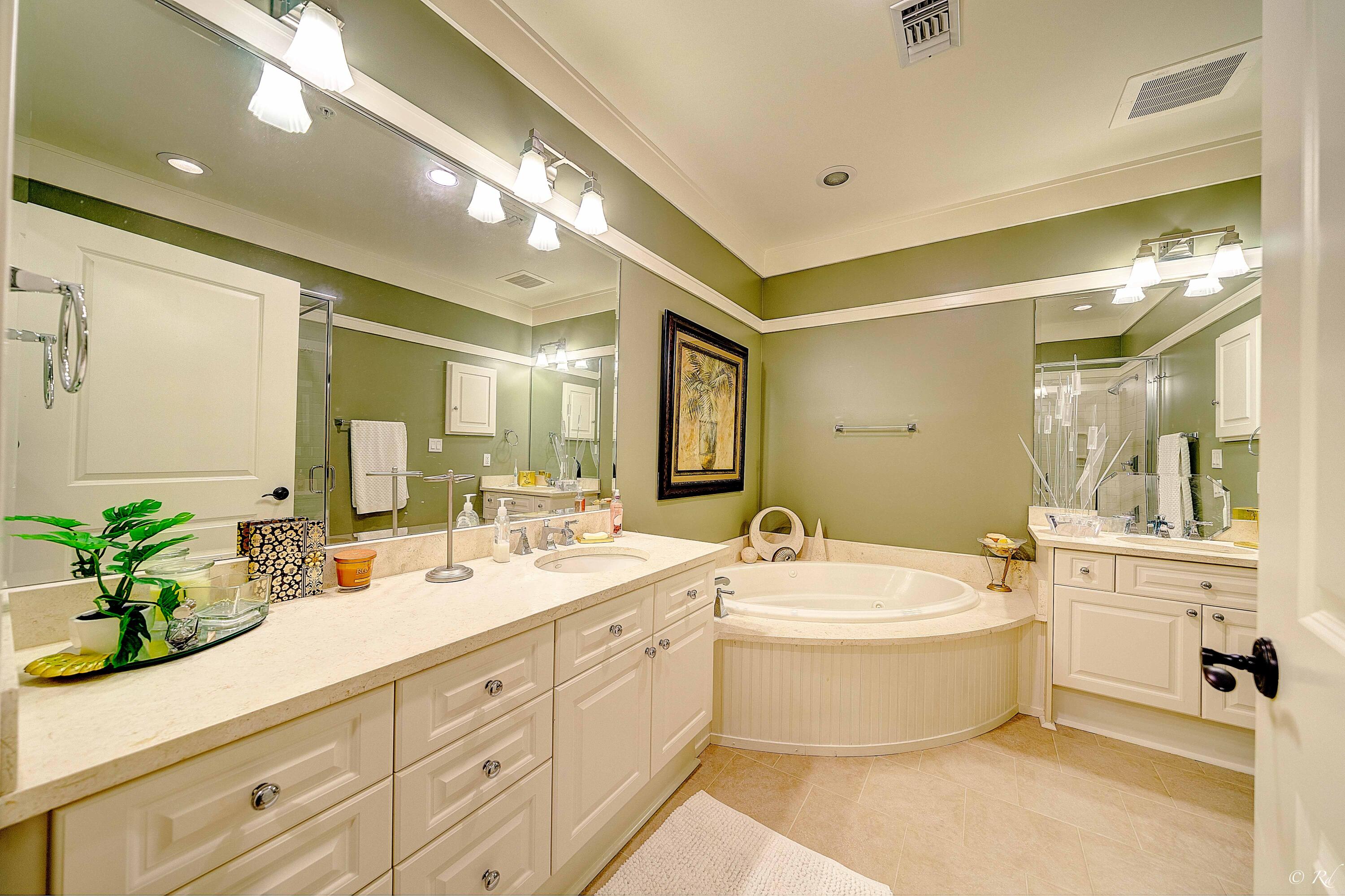 WILD HERON LAKESIDE LODGE - Residential