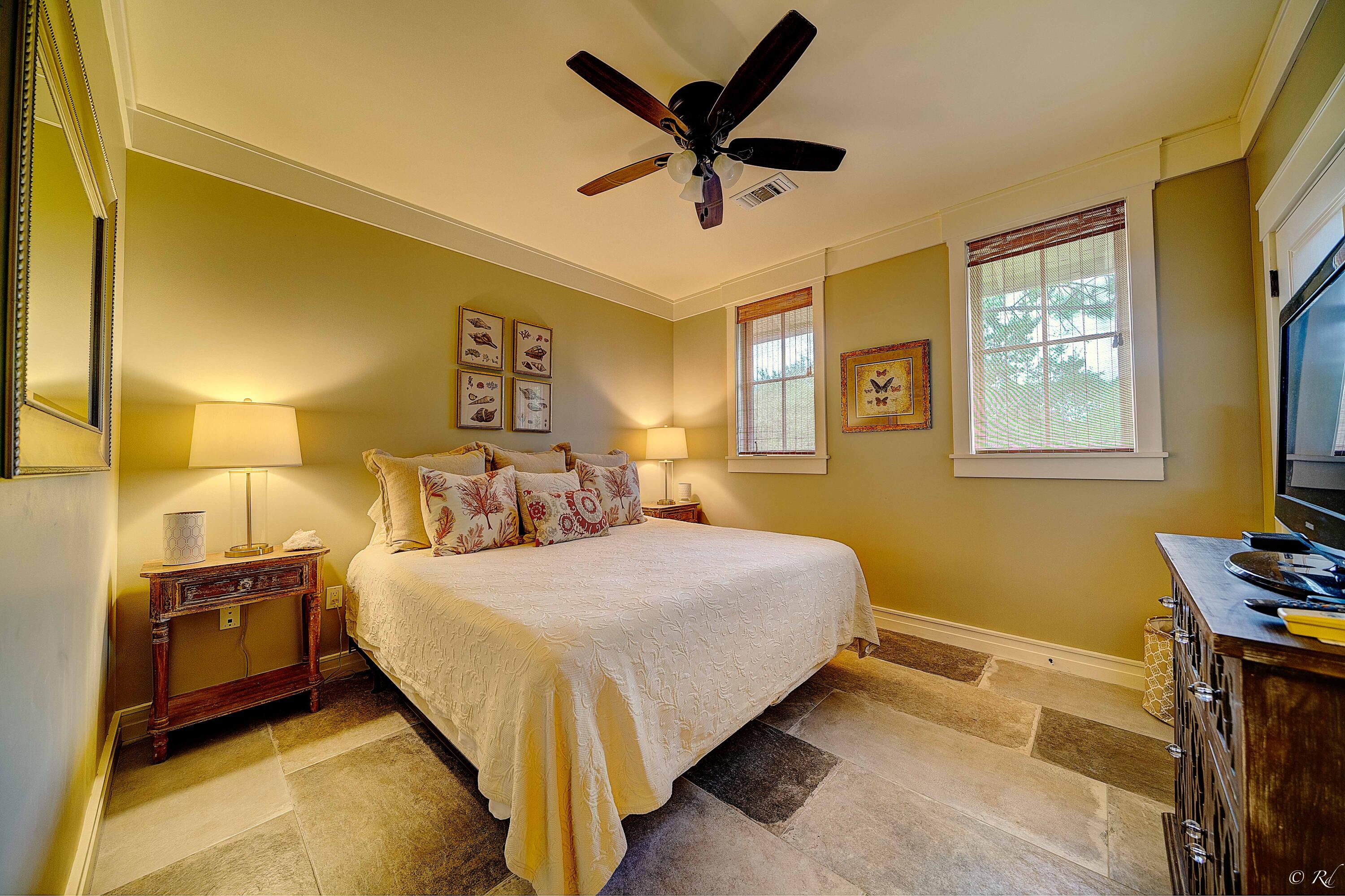 WILD HERON LAKESIDE LODGE - Residential