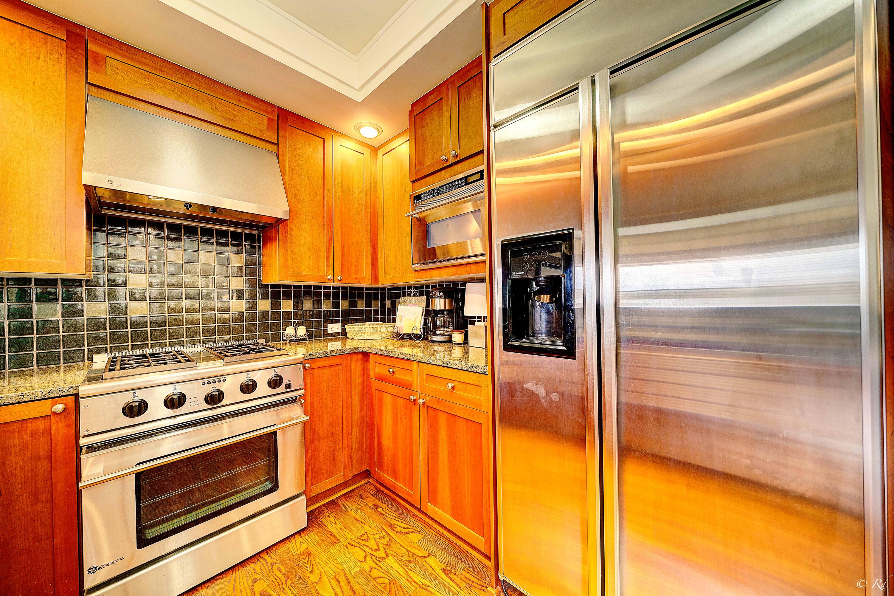 WILD HERON LAKESIDE LODGE - Residential