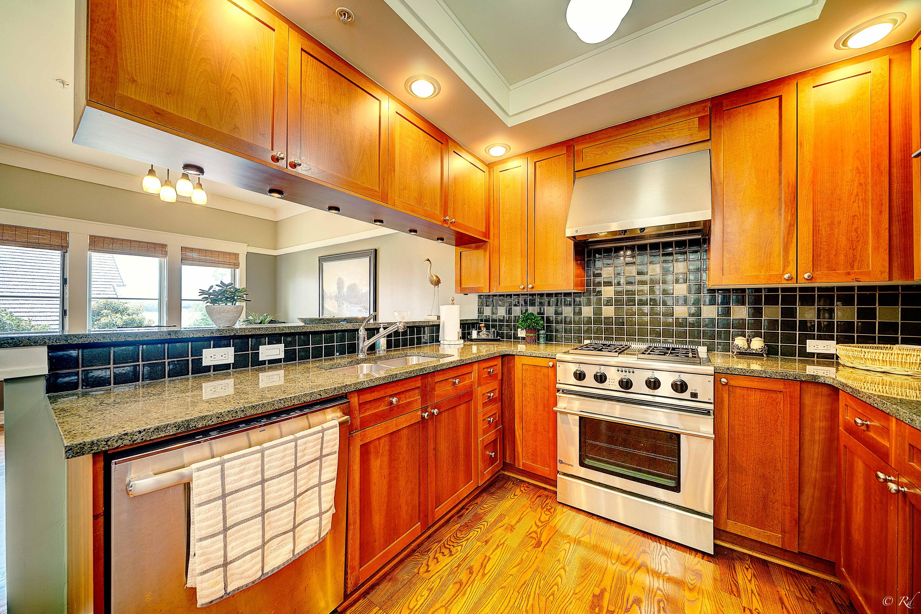 WILD HERON LAKESIDE LODGE - Residential