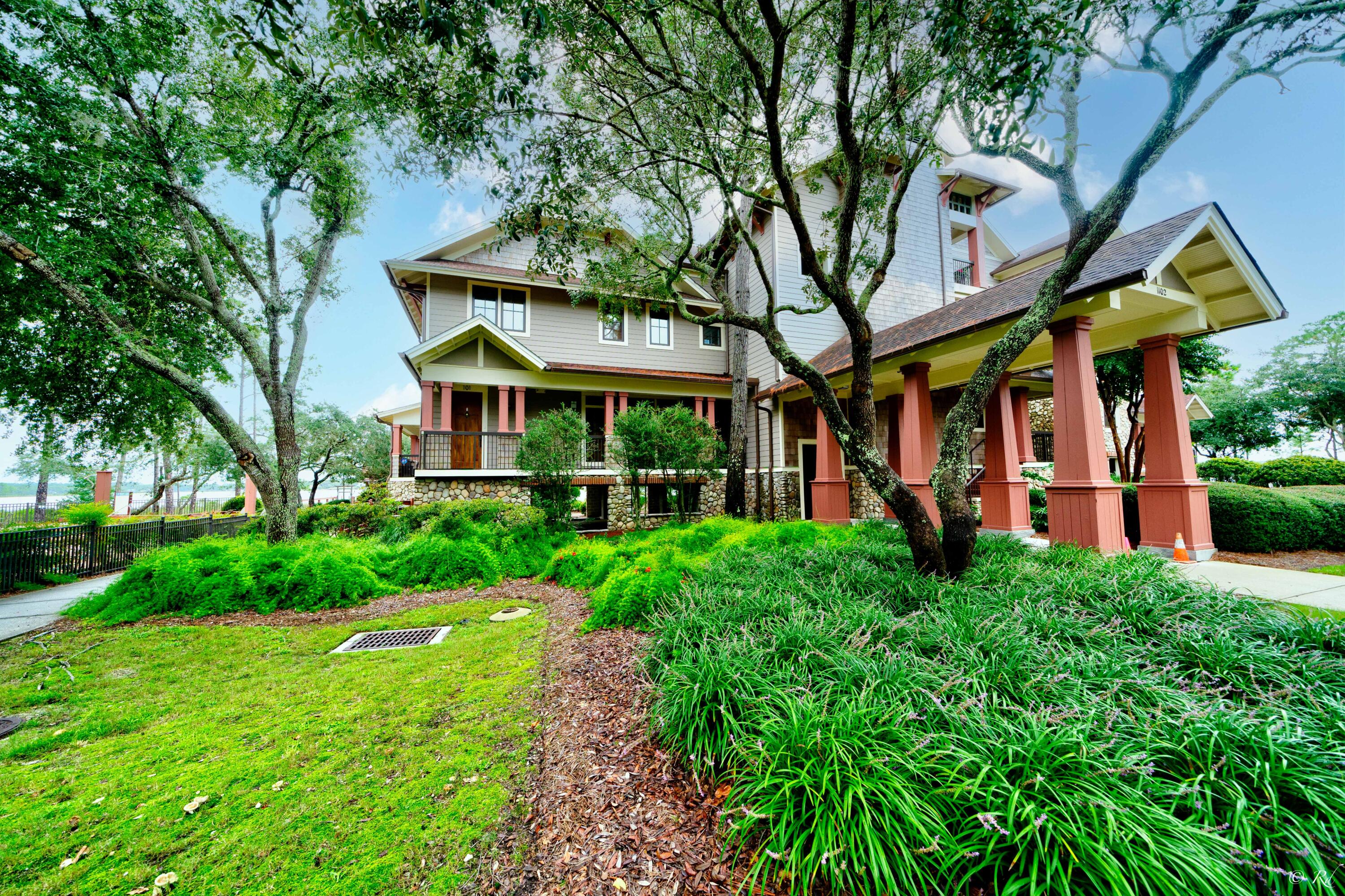 WILD HERON LAKESIDE LODGE - Residential