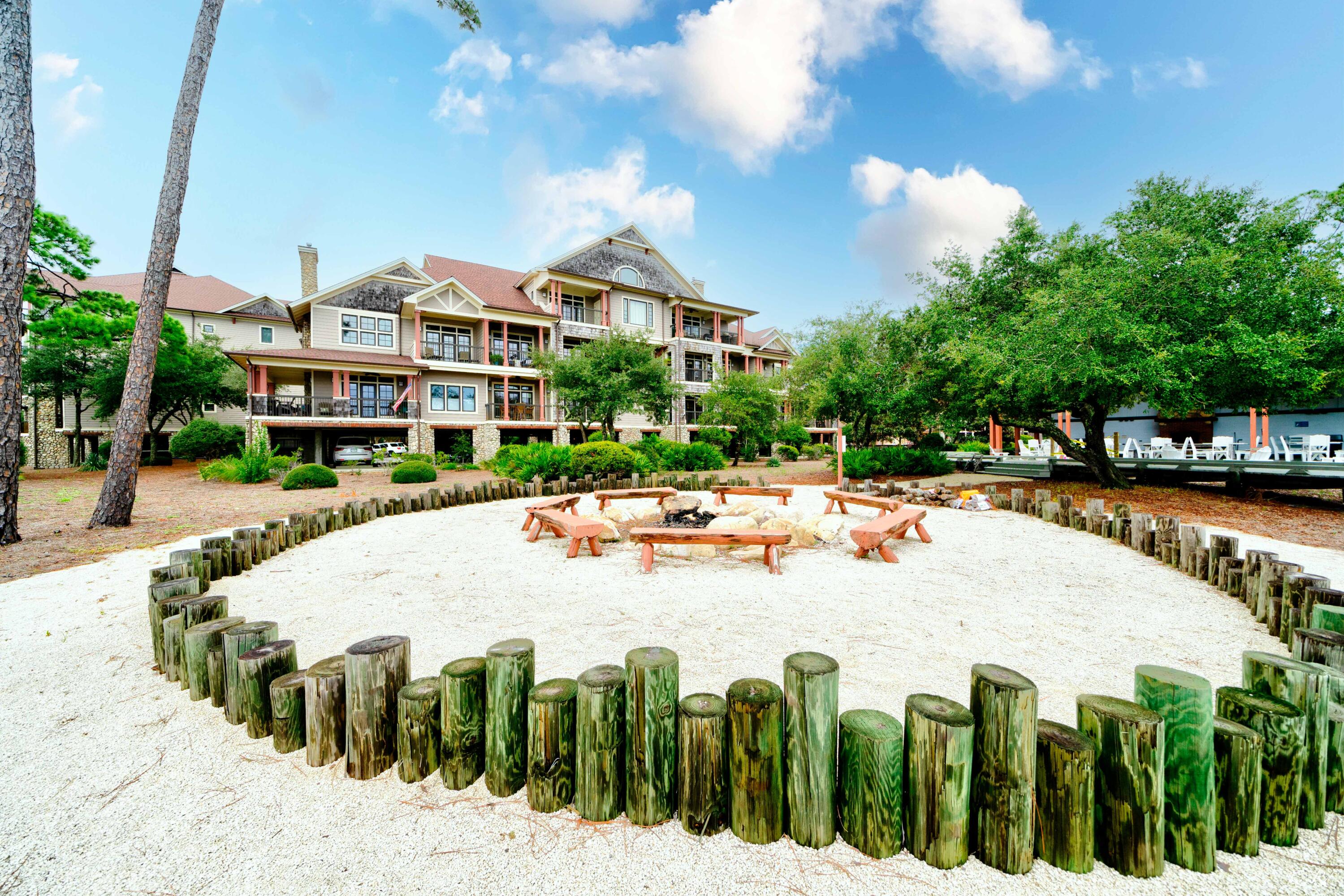 WILD HERON LAKESIDE LODGE - Residential