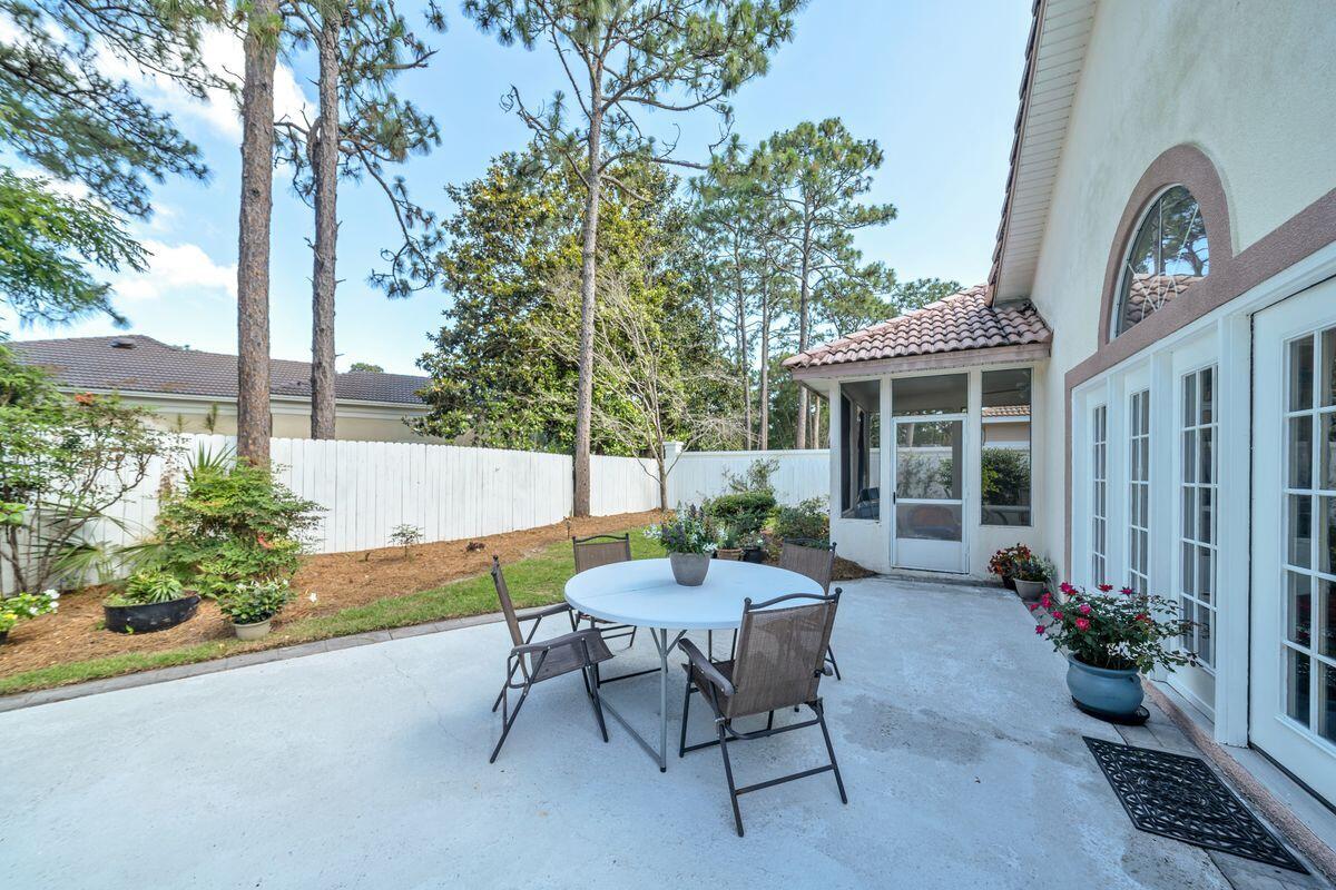 BAYTOWNE AVE EAST - Residential