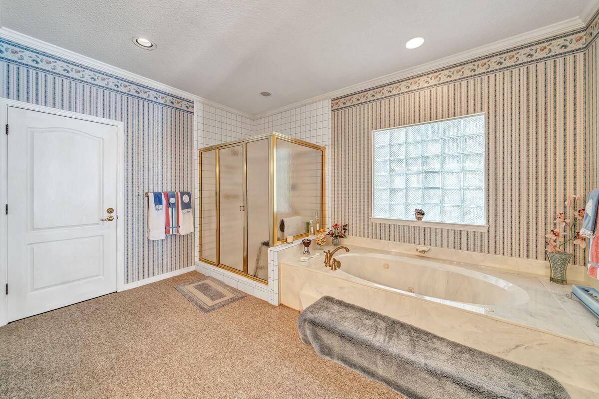 BAYTOWNE AVE EAST - Residential