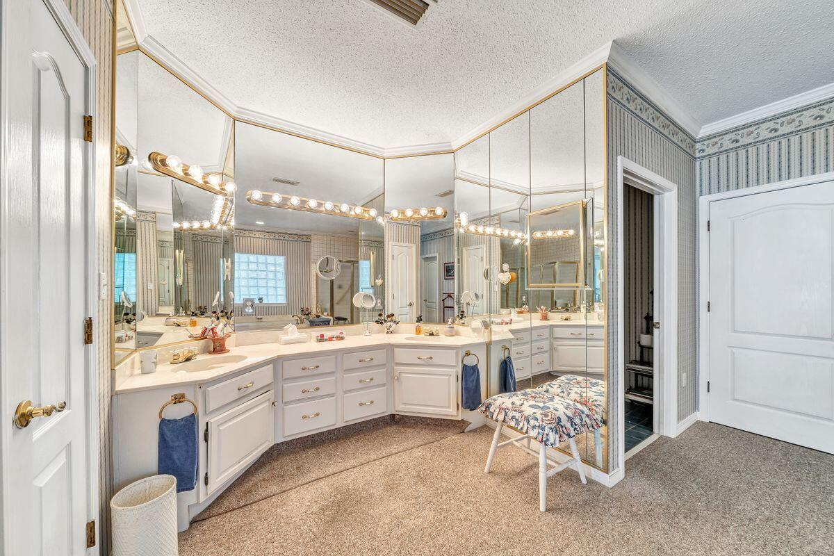 BAYTOWNE AVE EAST - Residential