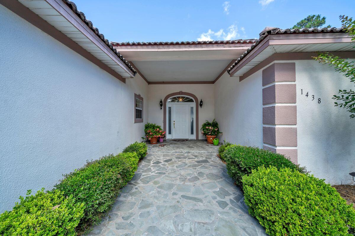 BAYTOWNE AVE EAST - Residential