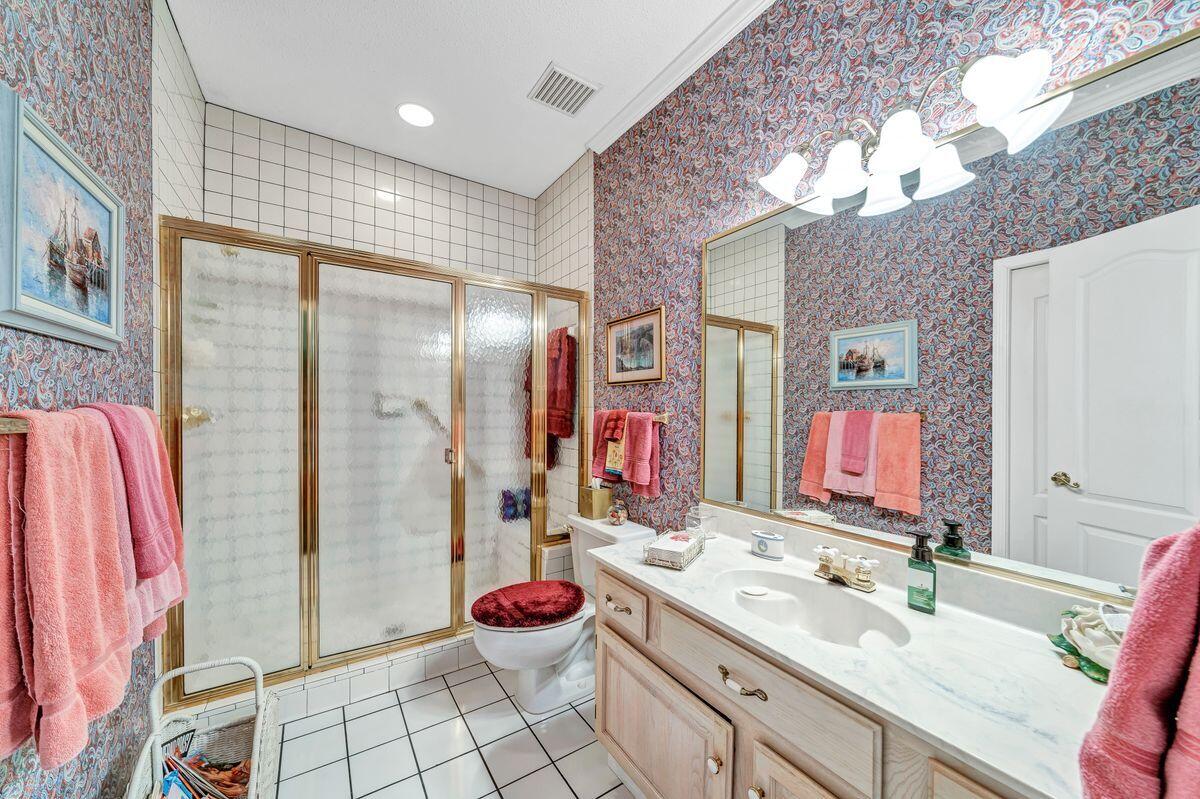 BAYTOWNE AVE EAST - Residential