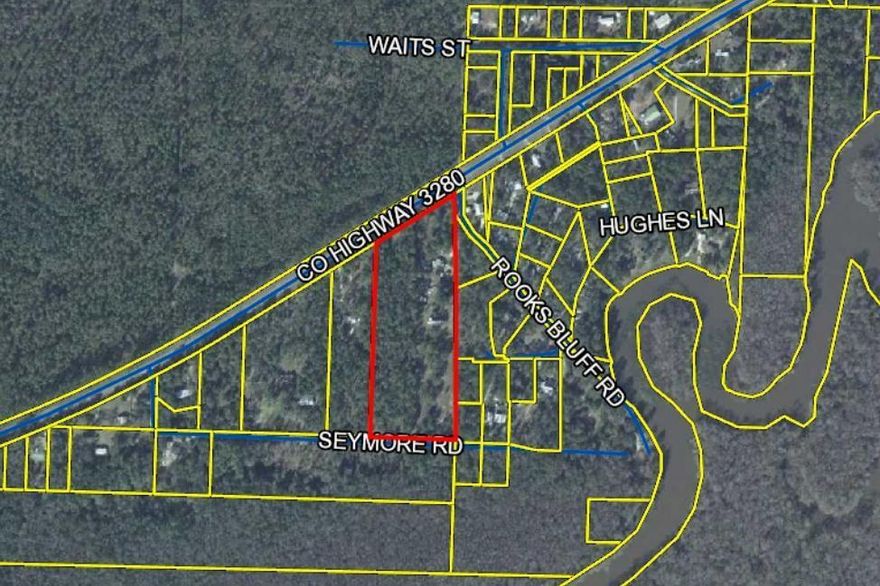 This hard to find acreage offers the best of both worlds. With the amazing fishing that the Choctawhatchee River and Bay offer, along with the convienient access to the beaches of South Walton just minutes away. This location could be an amazing investment opportunity! Buyer to verify all information deemed important.