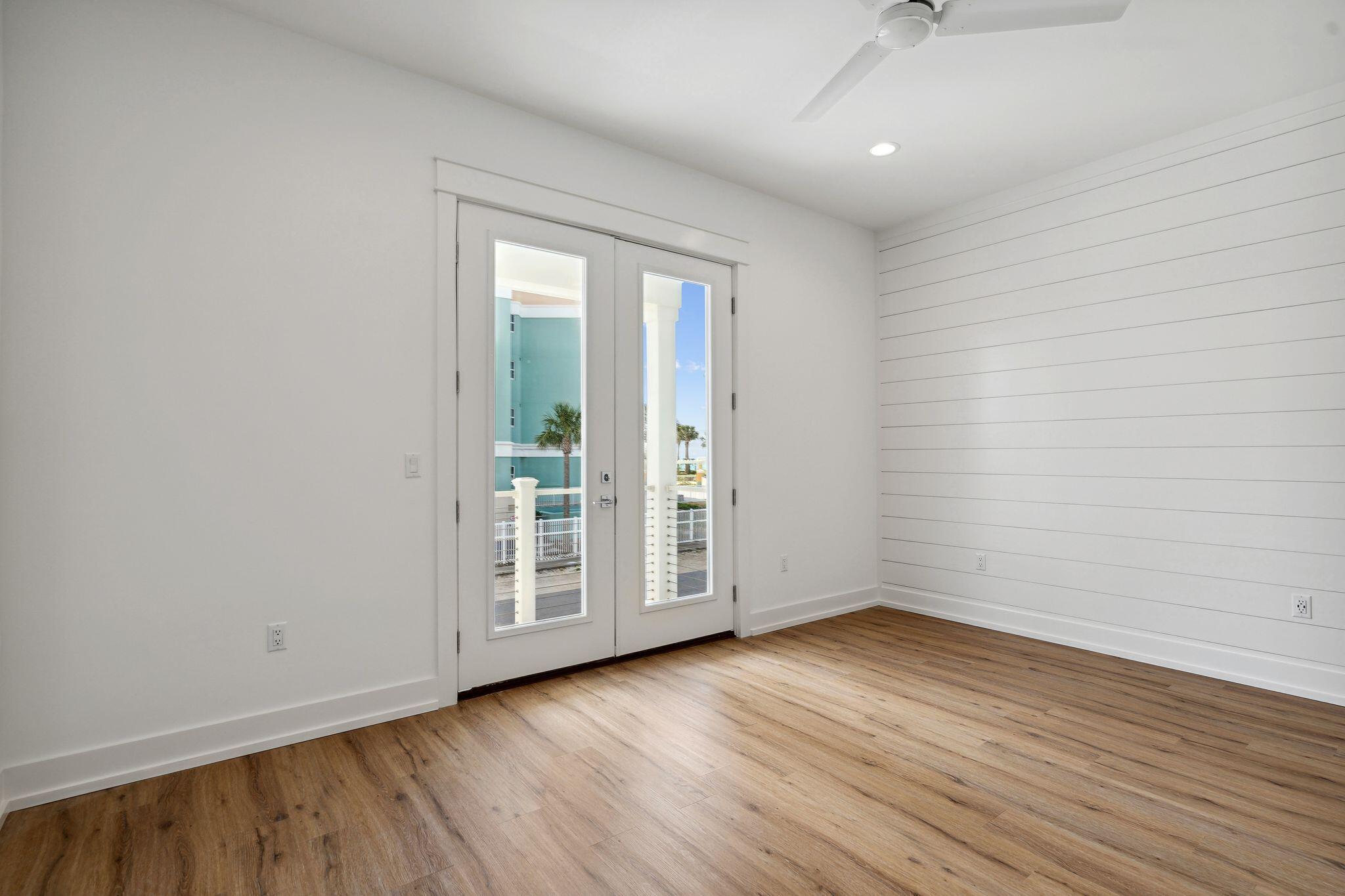 SILVER SANDS BEACH - Residential