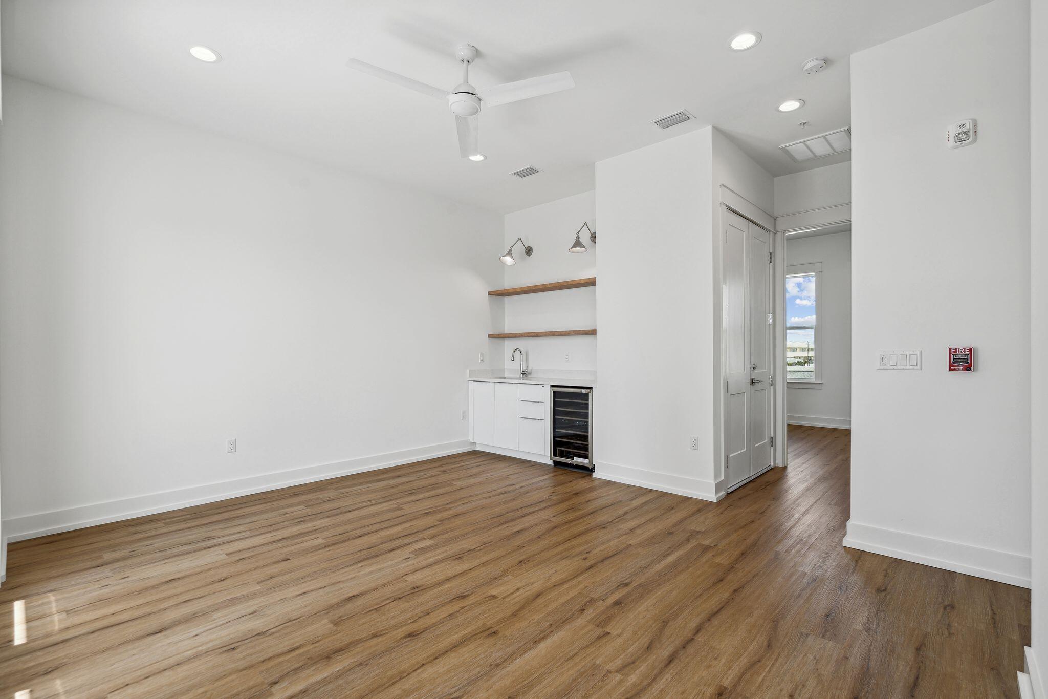SILVER SANDS BEACH - Residential