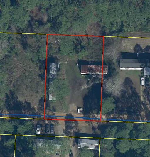Looking for a place to call home in Santa Rosa Beach? This buildable lot is out of flood zone and no wetlands according to county site! It's approximately 1/3 of an acre within a mile of the bay and shallow water boat access. Travel just a bit farther and you will find public deep water access. Call today to set up a time to view!