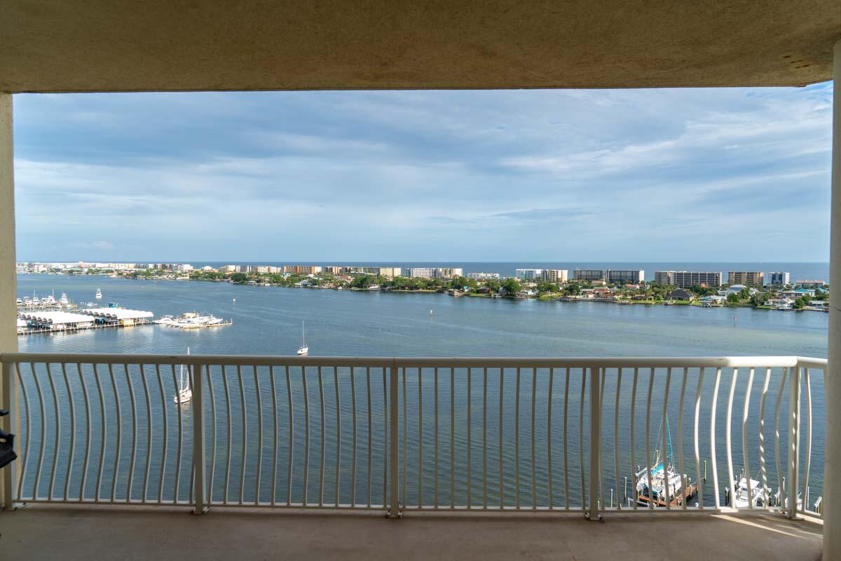 PRESIDIO YACHT CLUB UNIT 1202 STORAGE 12B & PARKING P1-69/70 WETSLIP E-18 - Residential