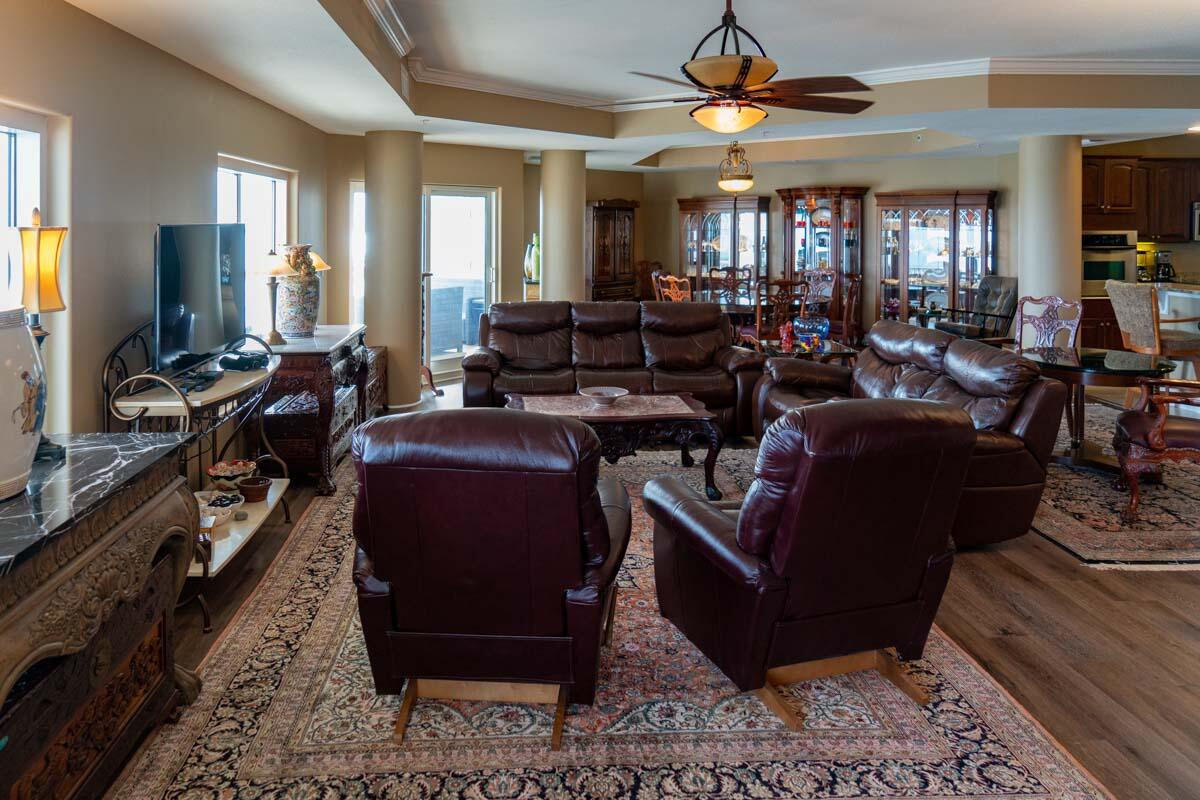 PRESIDIO YACHT CLUB UNIT 1202 STORAGE 12B & PARKING P1-69/70 WETSLIP E-18 - Residential