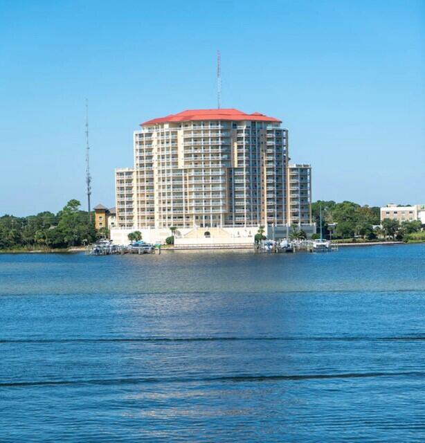 PRESIDIO YACHT CLUB UNIT 1202 STORAGE 12B & PARKING P1-69/70 WETSLIP E-18 - Residential