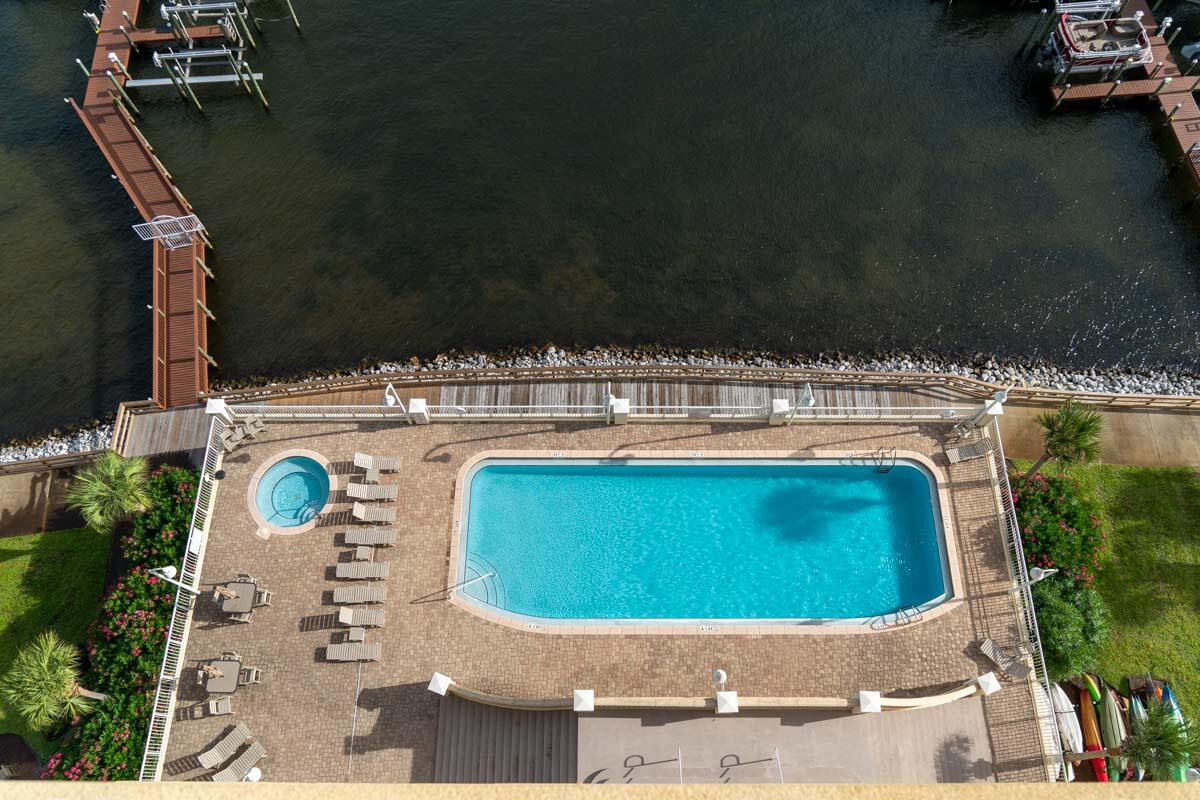 PRESIDIO YACHT CLUB UNIT 1202 STORAGE 12B & PARKING P1-69/70 WETSLIP E-18 - Residential
