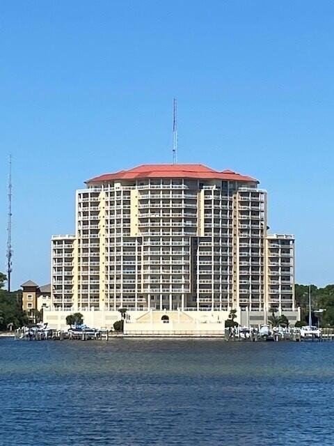 PRESIDIO YACHT CLUB UNIT 1202 STORAGE 12B & PARKING P1-69/70 WETSLIP E-18 - Residential