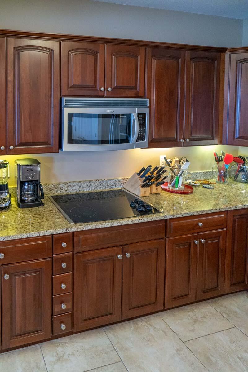 PRESIDIO YACHT CLUB UNIT 1202 STORAGE 12B & PARKING P1-69/70 WETSLIP E-18 - Residential