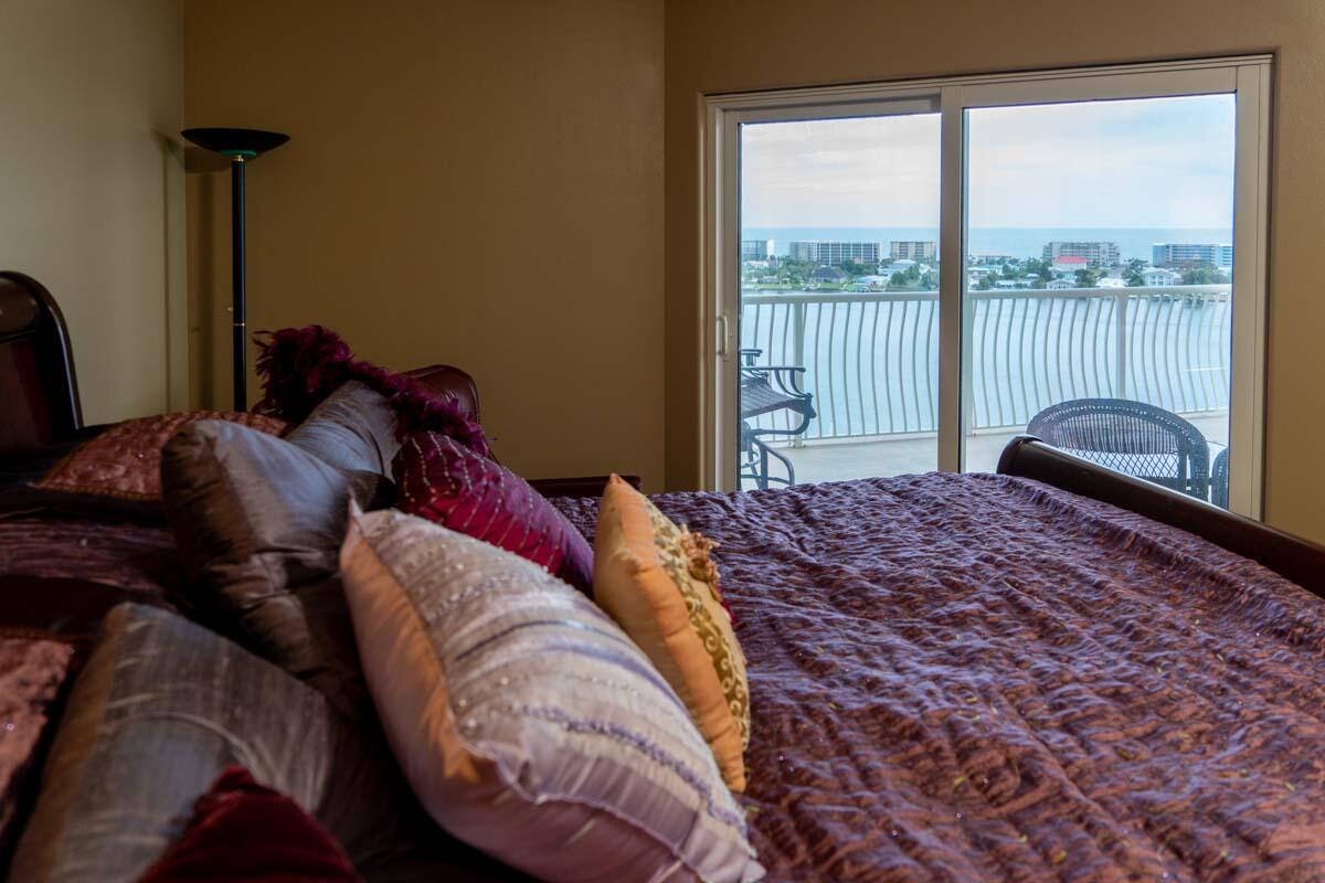 PRESIDIO YACHT CLUB UNIT 1202 STORAGE 12B & PARKING P1-69/70 WETSLIP E-18 - Residential