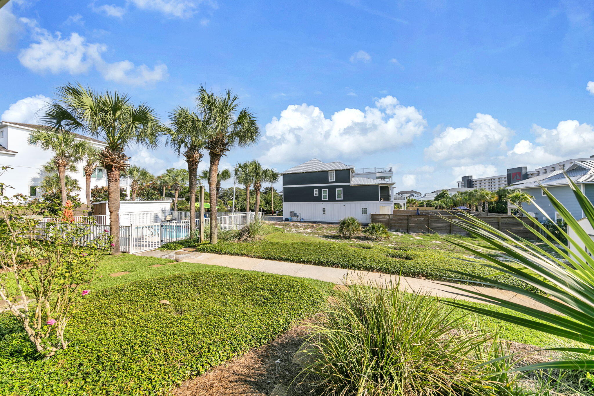 SPYGLASS T/H - Residential