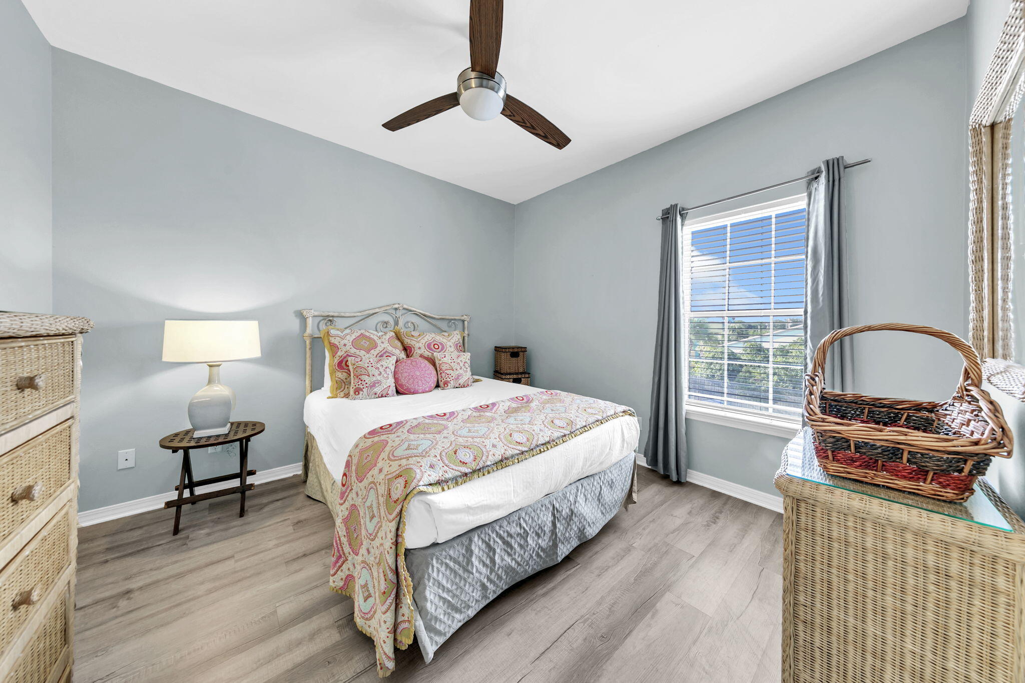 SPYGLASS T/H - Residential