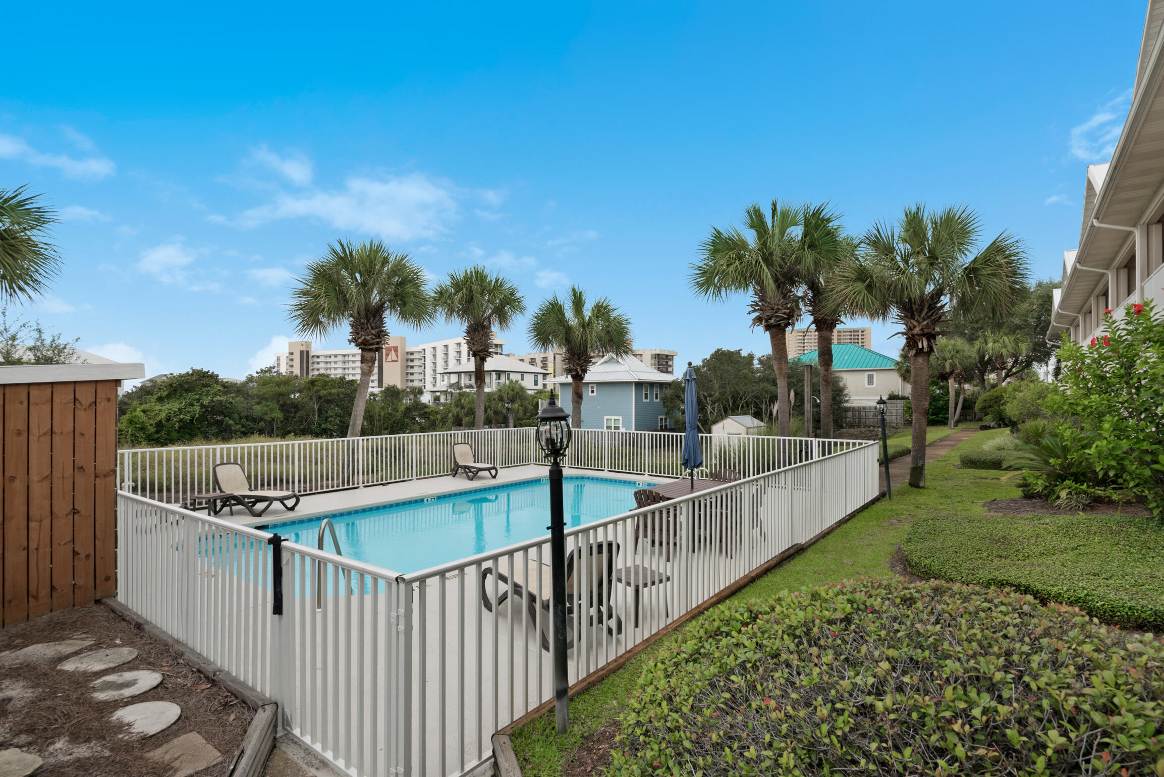 SPYGLASS T/H - Residential