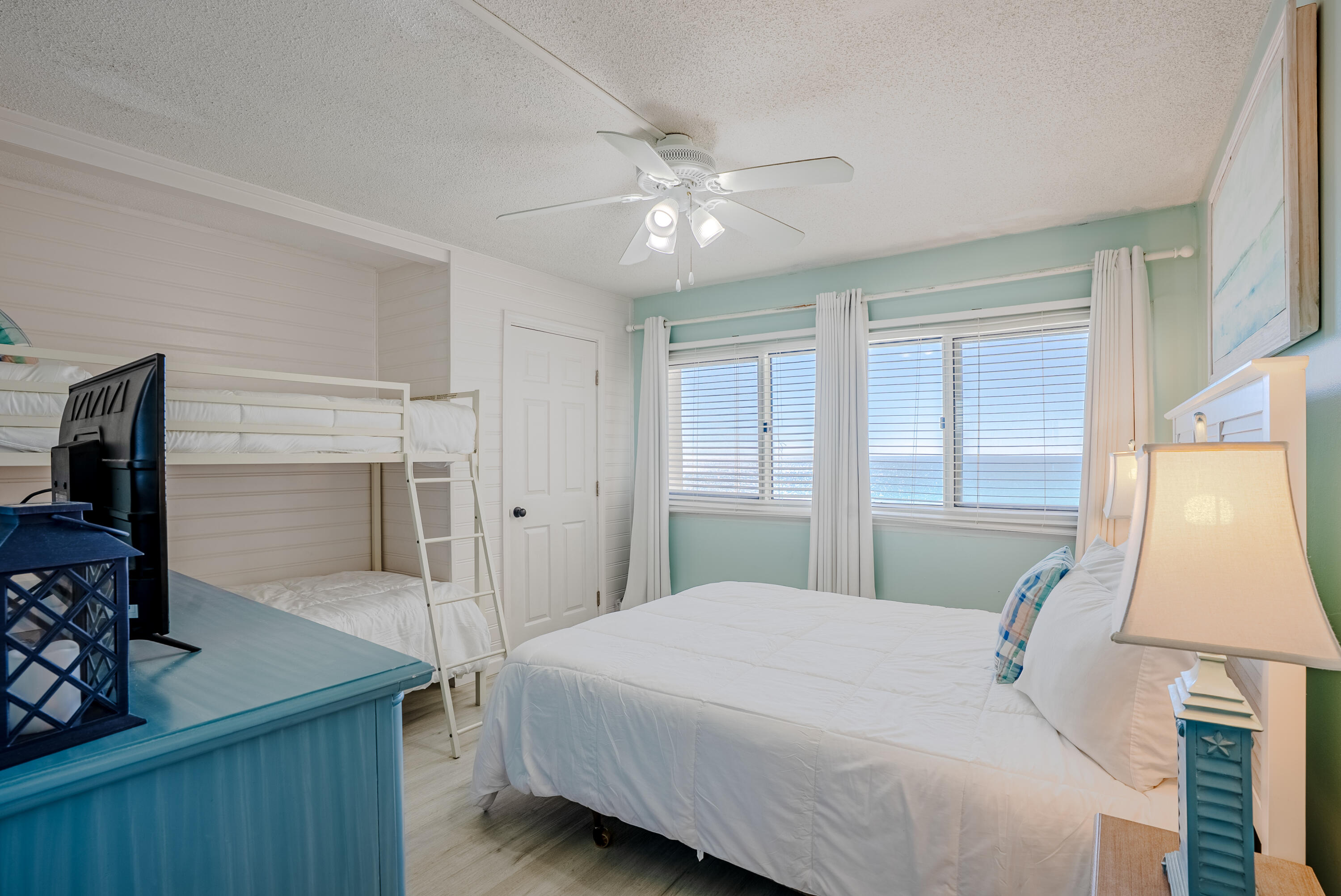 PINNACLE PORT - Residential