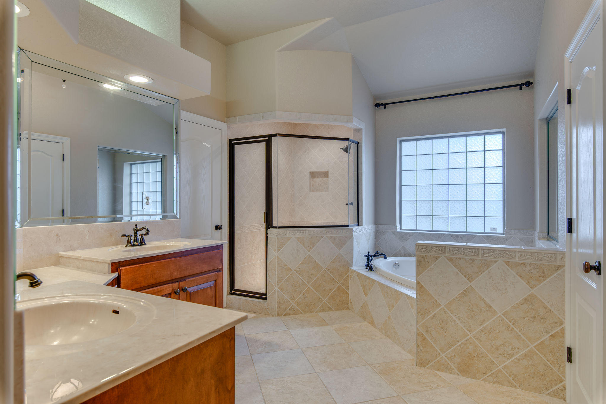 HERITAGE PARK - Residential