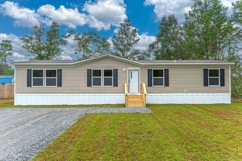 A home in DeFuniak Springs