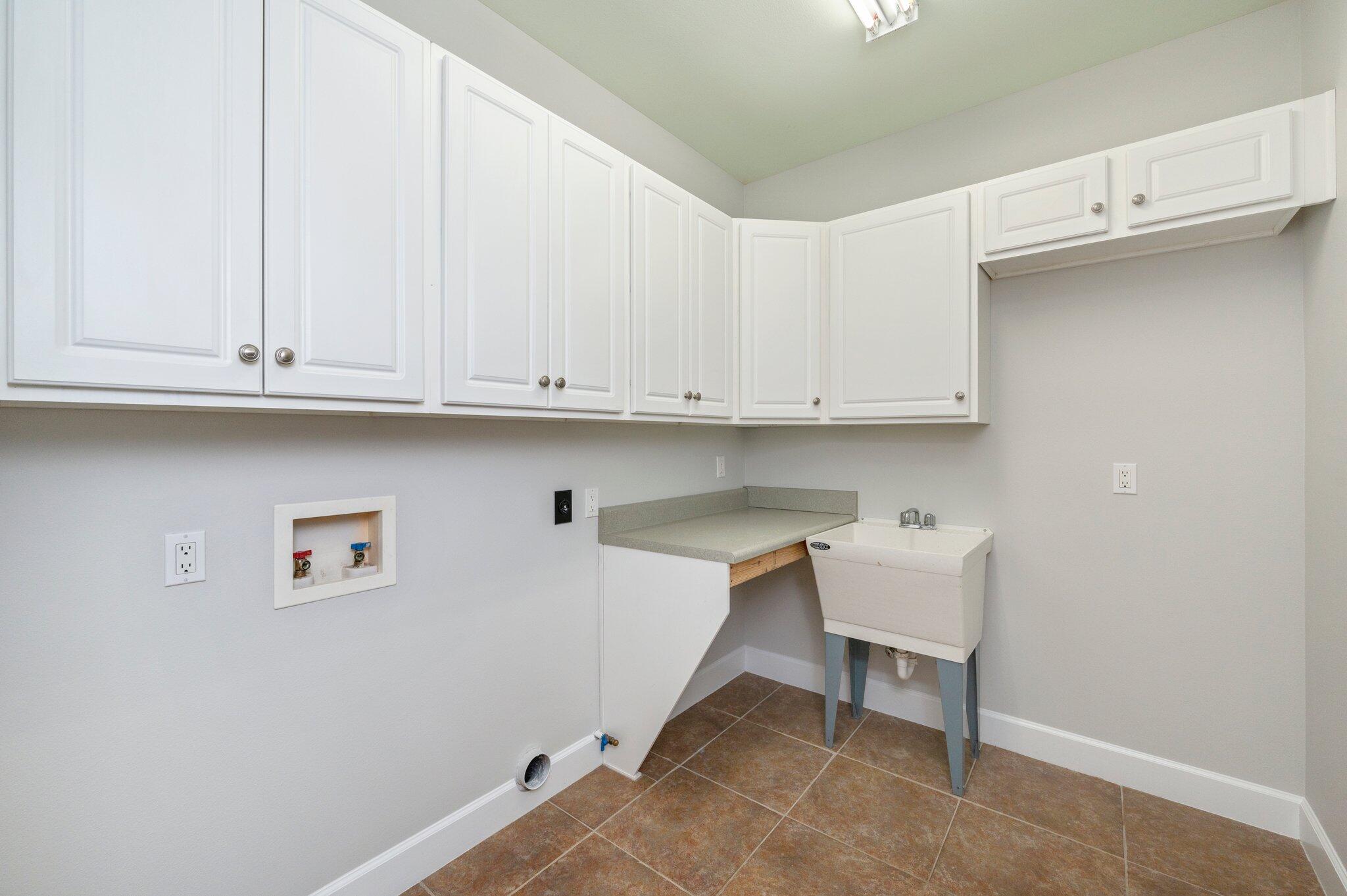 BAYSHORE PLACE PH 1 - Residential